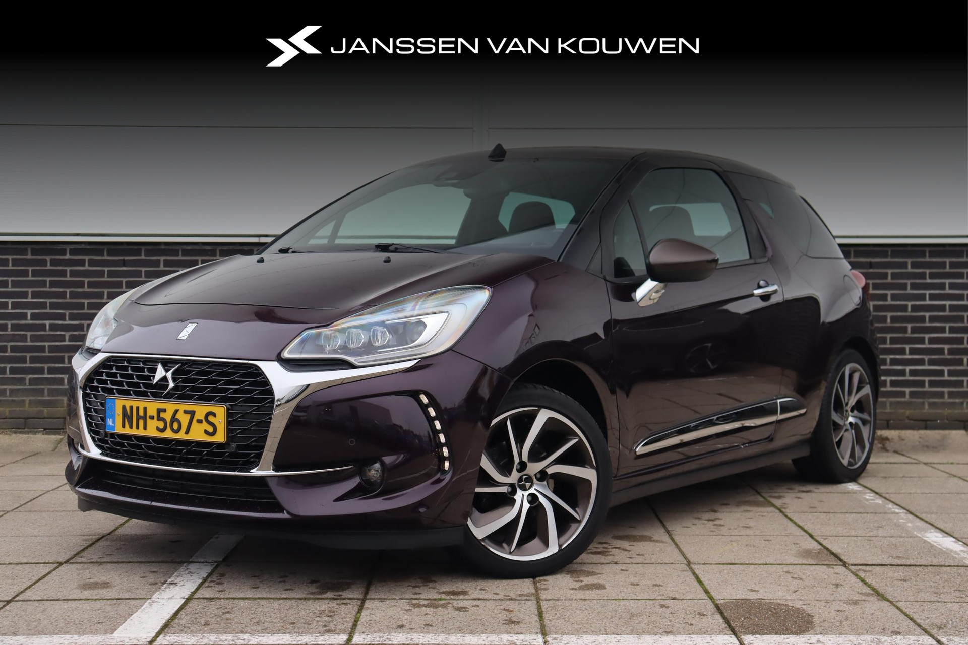 DS 3 Cabrio Sport Chic 1.2 130 pk / Camera / Alcantara / LED