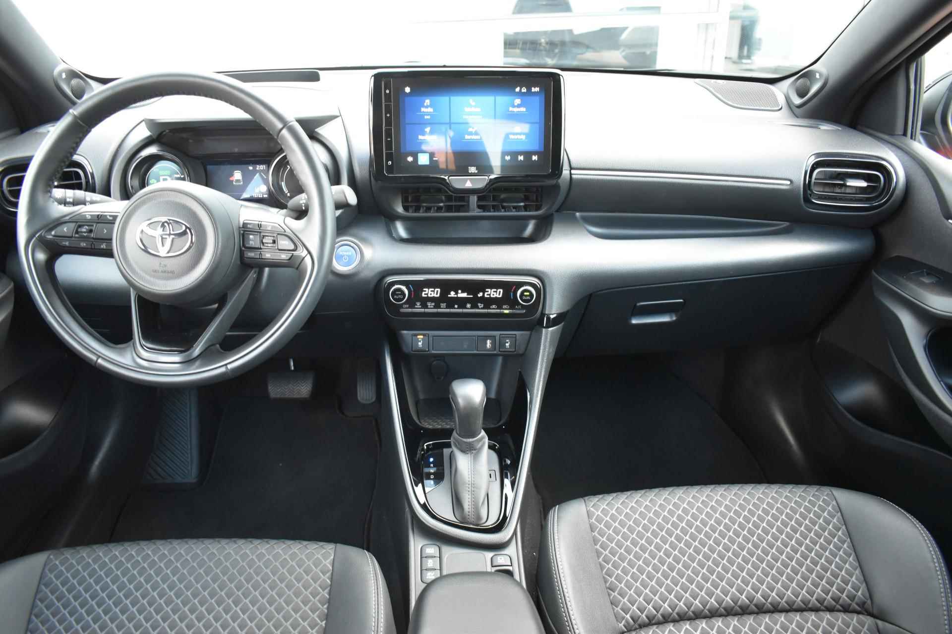 Toyota Yaris 1.5 Hybrid Executive - 15/32