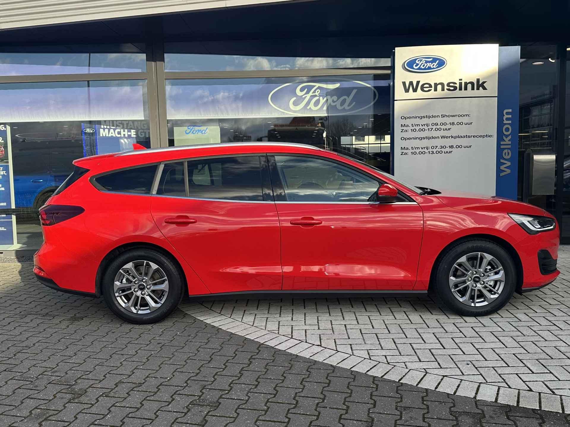 Ford Focus Wagon 1.0 EcoBoost Hybrid Titanium Winter Pack - €2.500,- Ford Voordeel - 5/30