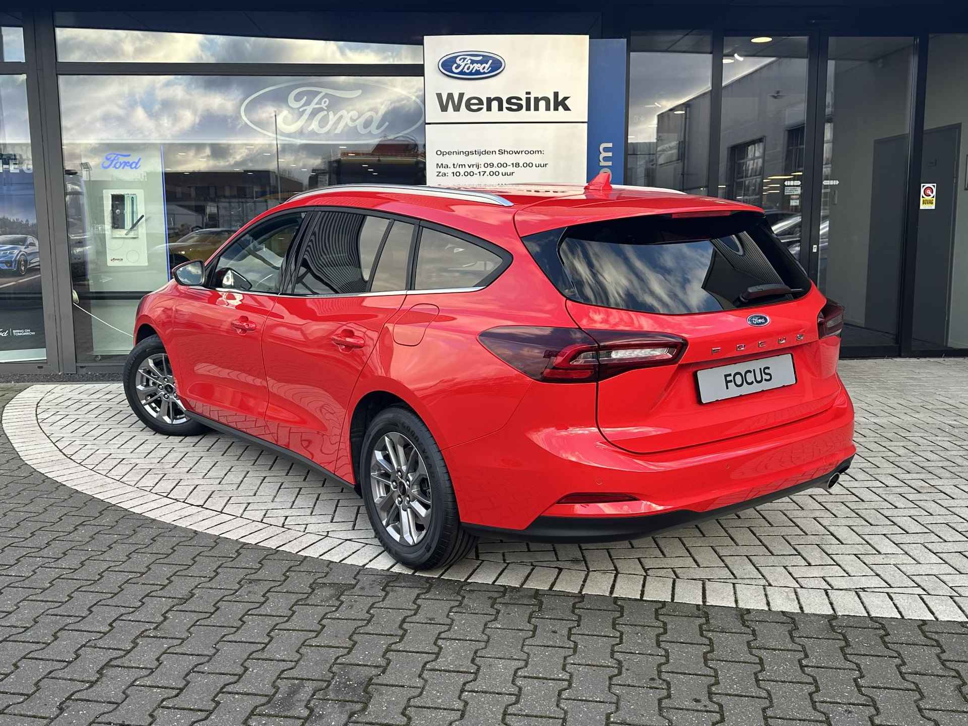 Ford Focus Wagon 1.0 EcoBoost Hybrid Titanium Winter Pack - €2.500,- Ford Voordeel - 8/30