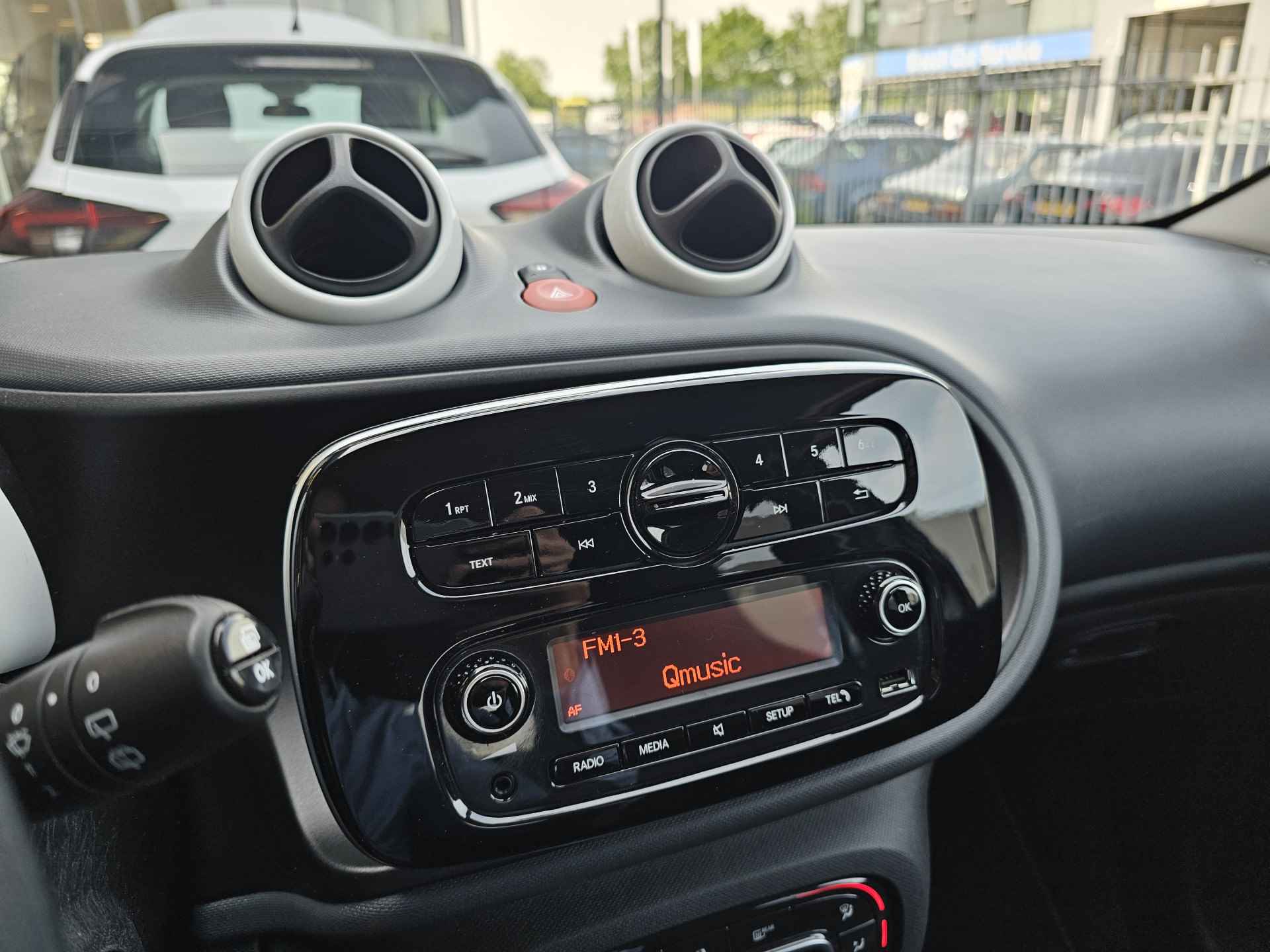 Smart Forfour EQ Plus Cool & Audio - 12/12