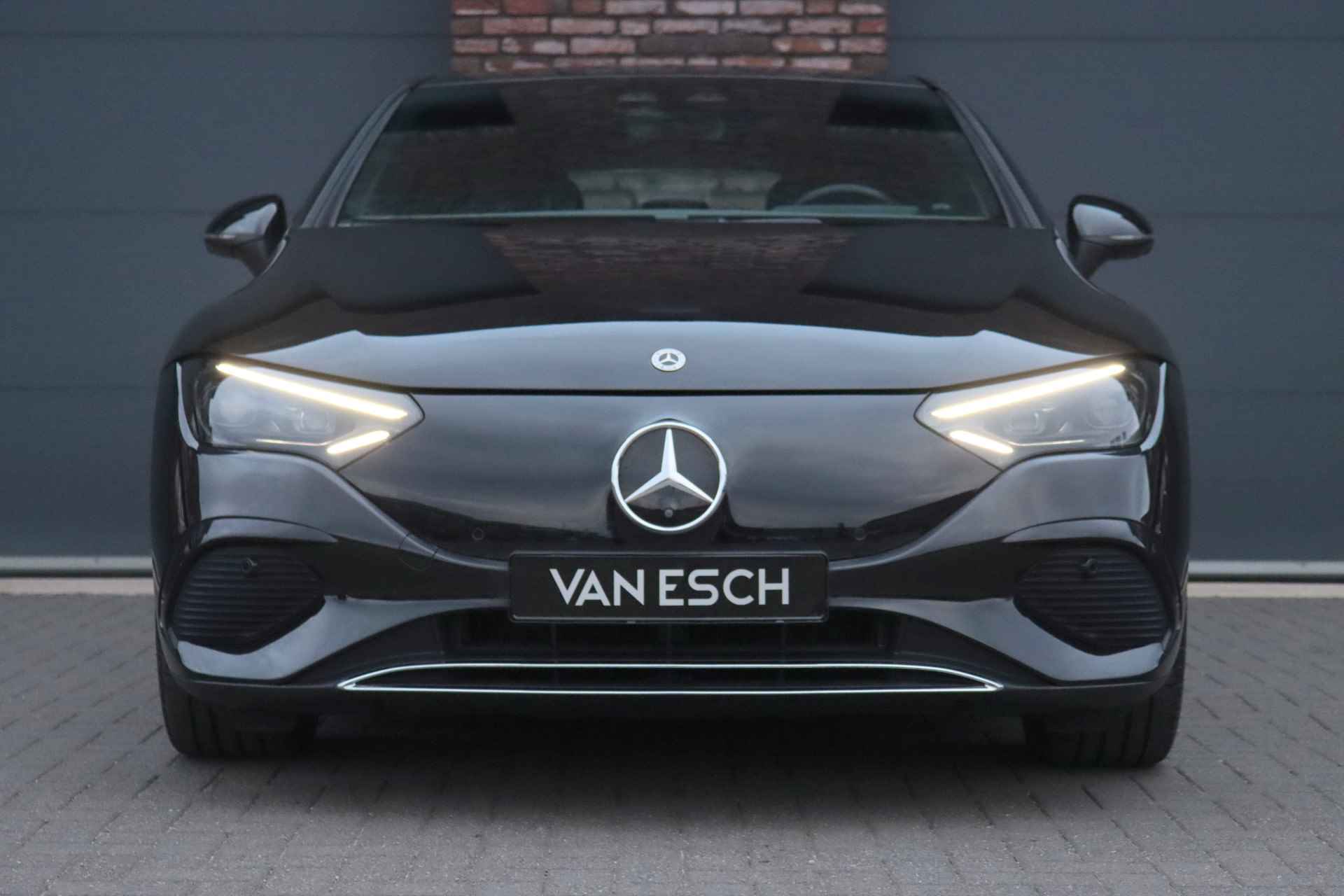 Mercedes-Benz EQE 300 Luxury Line 89 kWh | Airmatic | Distronic+ | Digital Light | Leder | Memory | Surround Camera | Augmented Reality | Rijassistentiepakket+ | - 13/38