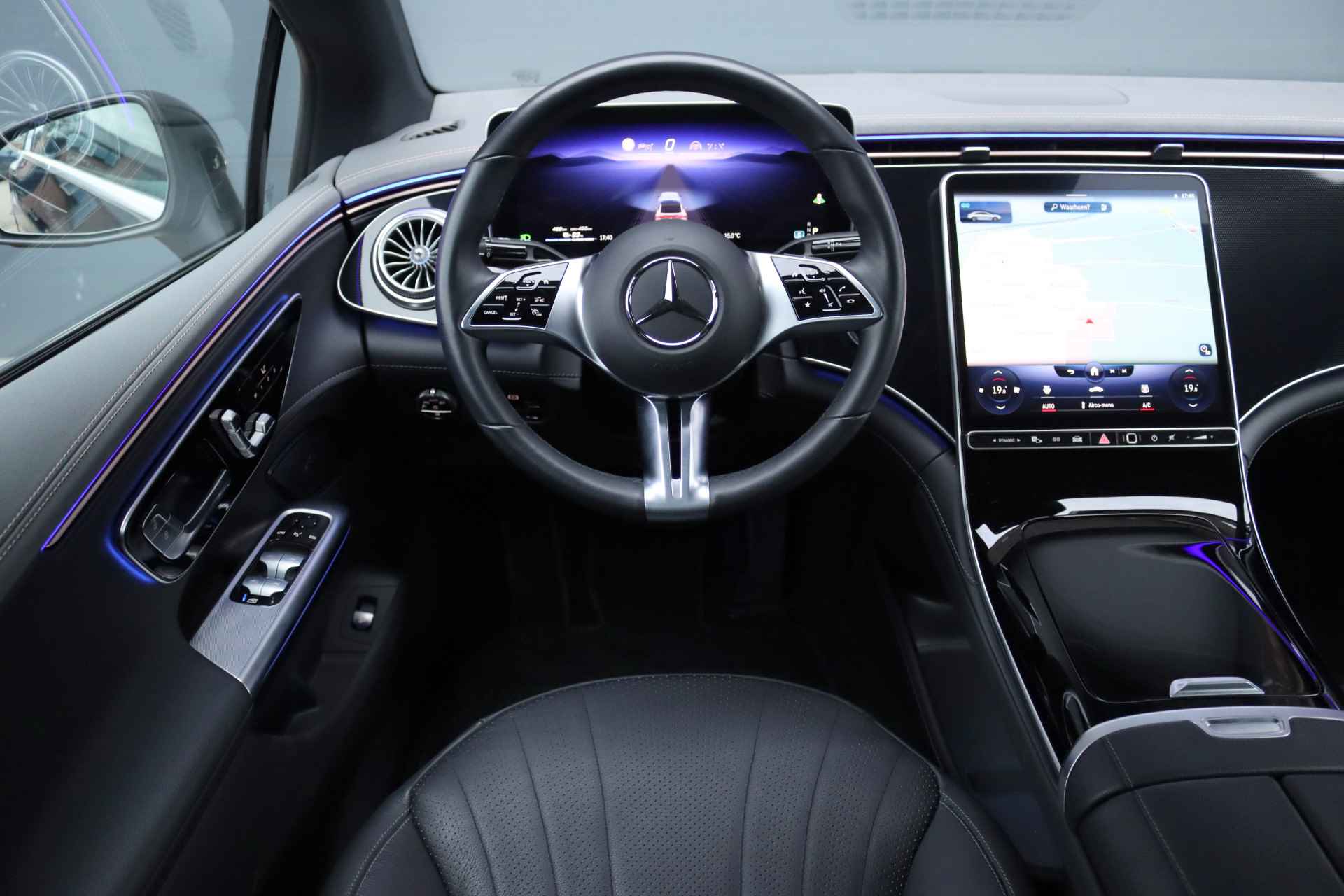 Mercedes-Benz EQE 300 Luxury Line 89 kWh | Airmatic | Distronic+ | Digital Light | Leder | Memory | Surround Camera | Augmented Reality | Rijassistentiepakket+ | - 25/38