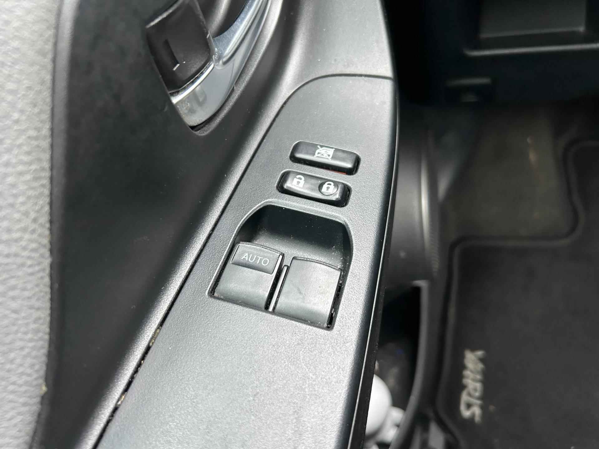 Toyota Yaris 1.5 Hybrid Now | automaat | airco | stoelverwarming | - 17/19