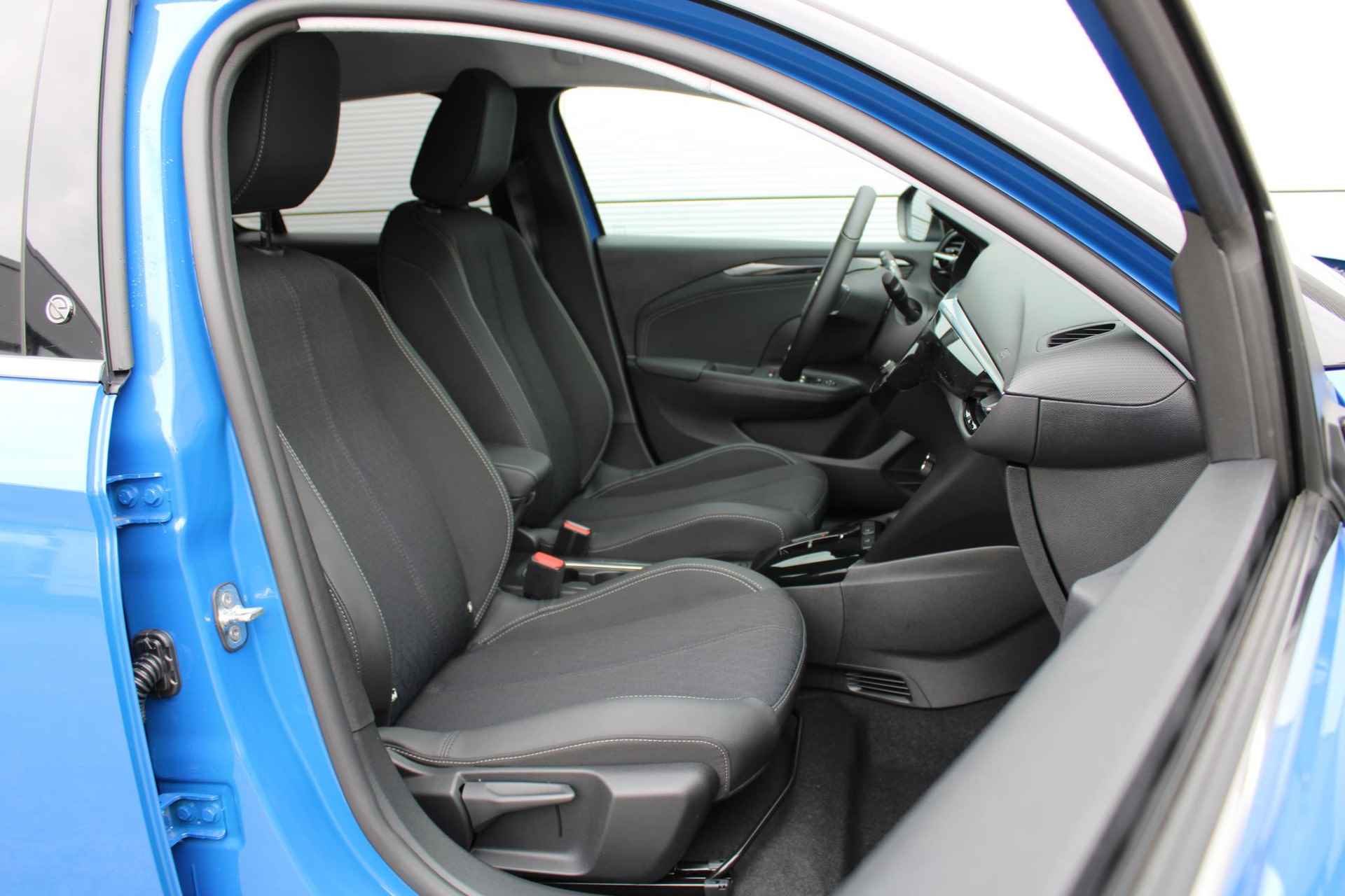 Opel Corsa-e Level 3 50 kWh *Premium pakket*Navi*Apple Carplay/Android Auto*Bluetooth*Camera - 11/33