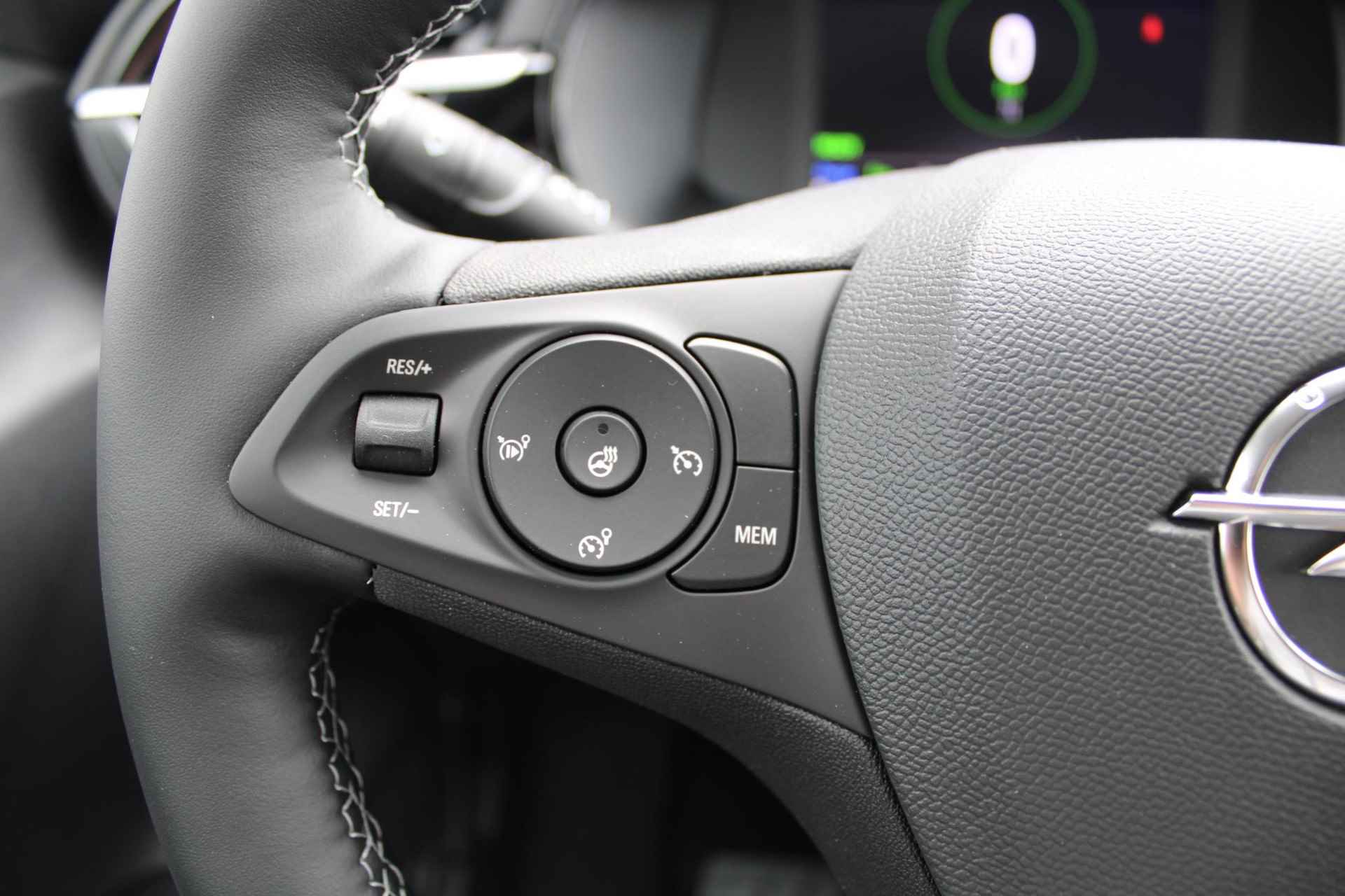 Opel Corsa-e Level 3 50 kWh *Premium pakket*Navi*Apple Carplay/Android Auto*Bluetooth*Camera - 17/33