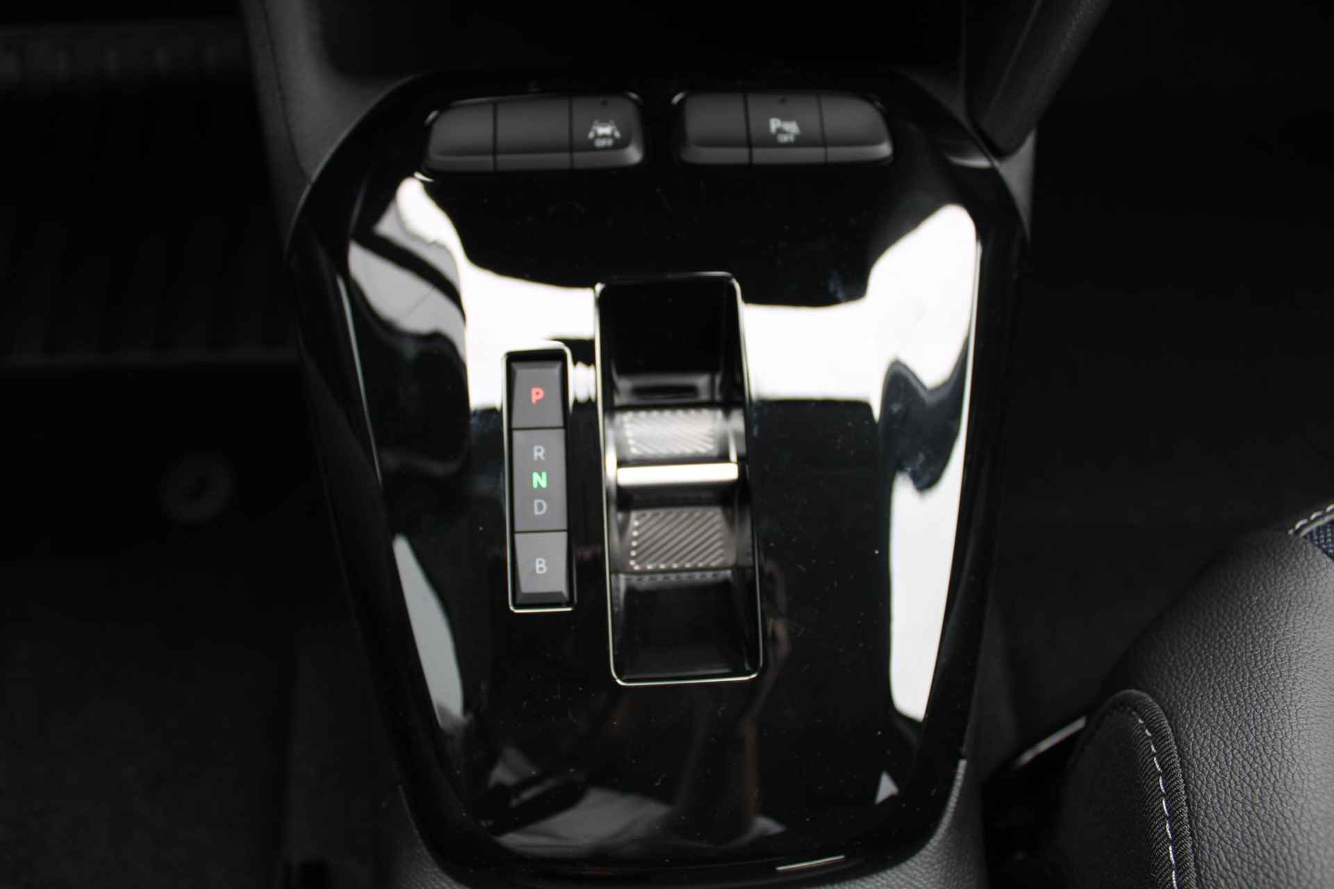 Opel Corsa-e Level 3 50 kWh *Premium pakket*Navi*Apple Carplay/Android Auto*Bluetooth*Camera - 29/33