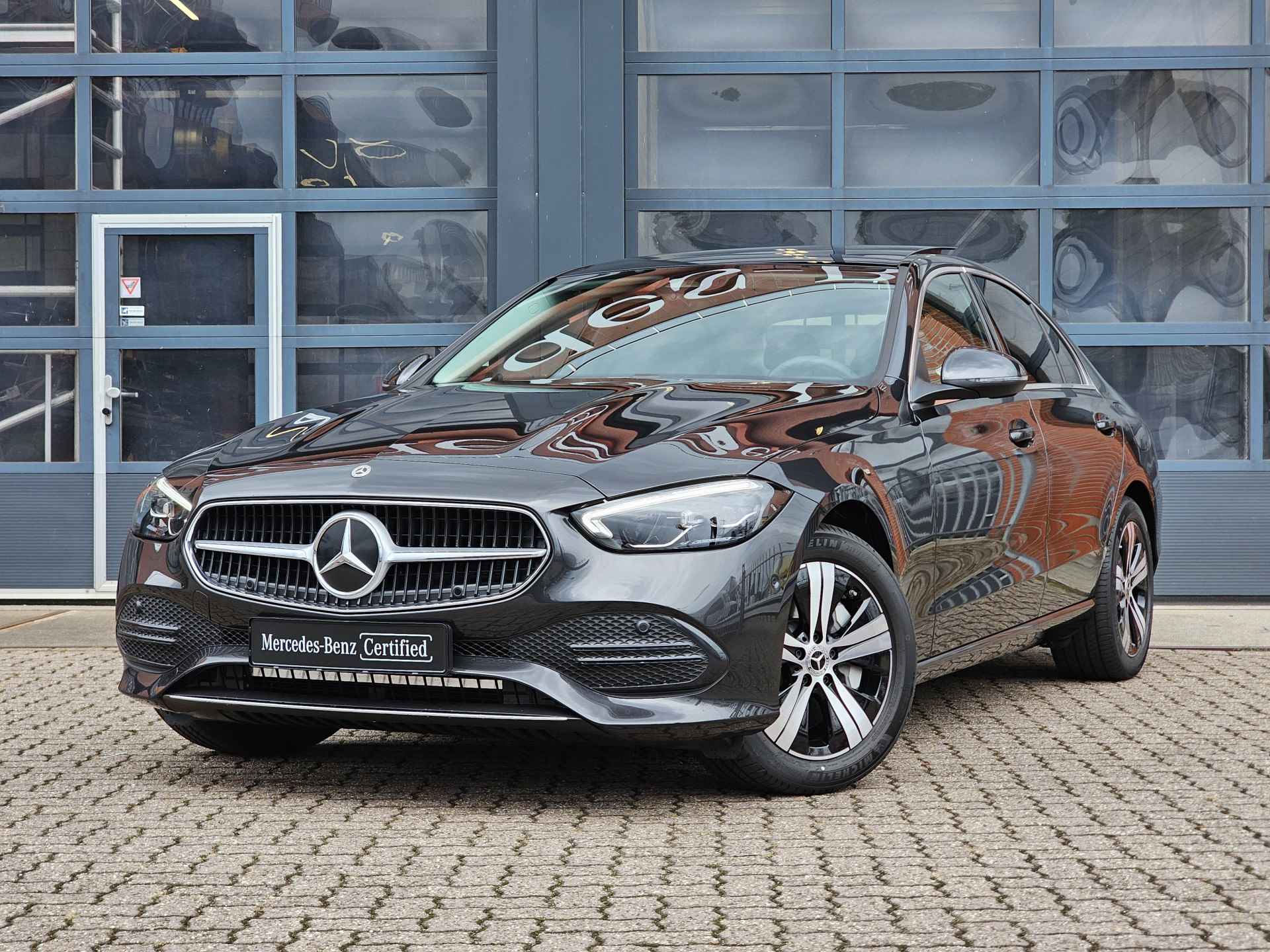 Mercedes-Benz C-Klasse C 300e Business Line | Panoramadak | Apple Carplay | Stoelverwarming Spoorassistent | DAB+ | Spiegelpakket | Stoelverwarming - 3/18