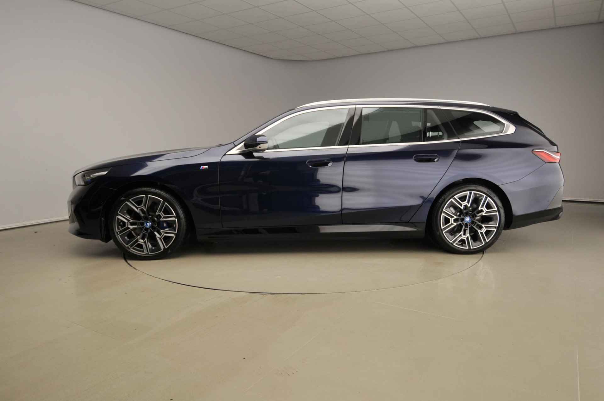 BMW i5 Touring eDrive40 | M-Sportpakket | LED | Leder | HUD | Schuifdak | Keyles go | DAB | Bowers & Wilkins sound | Alu 20 inch - 3/57