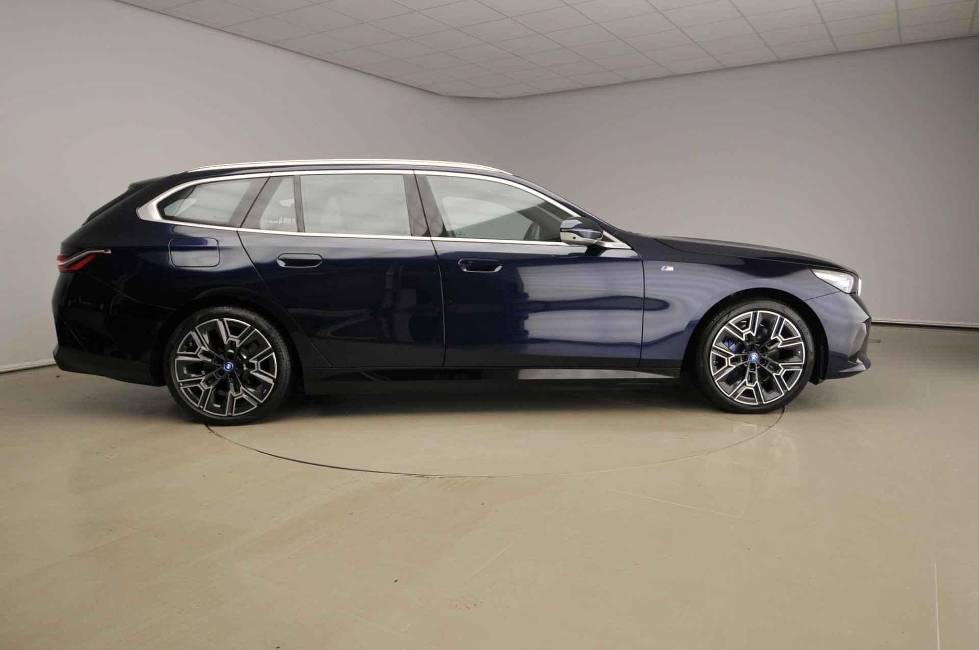 BMW i5 Touring eDrive40 | M-Sportpakket | LED | Leder | HUD | Schuifdak | Keyles go | DAB | Bowers & Wilkins sound | Alu 20 inch - 5/57