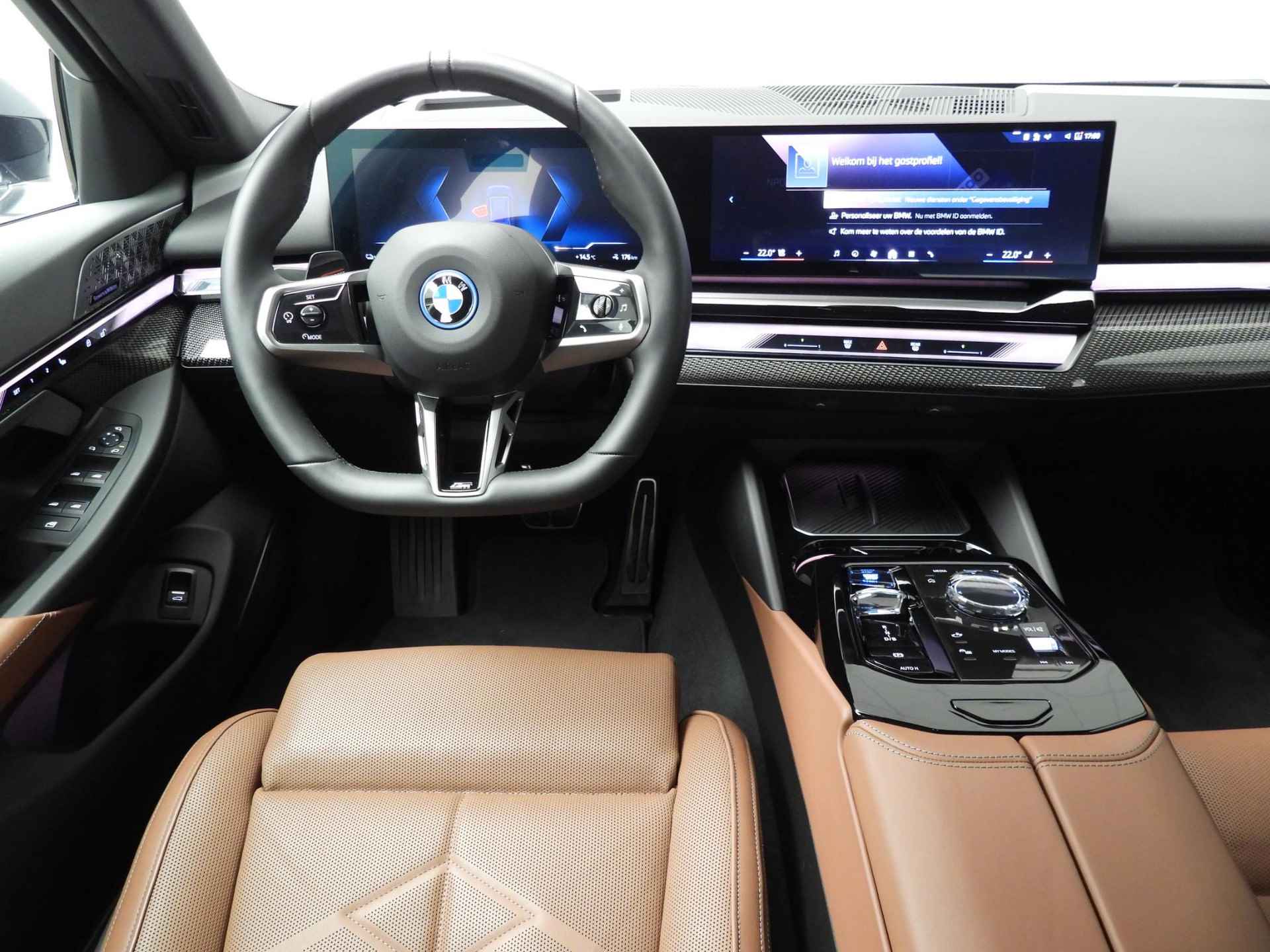 BMW i5 Touring eDrive40 | M-Sportpakket | LED | Leder | HUD | Schuifdak | Keyles go | DAB | Bowers & Wilkins sound | Alu 20 inch - 11/57