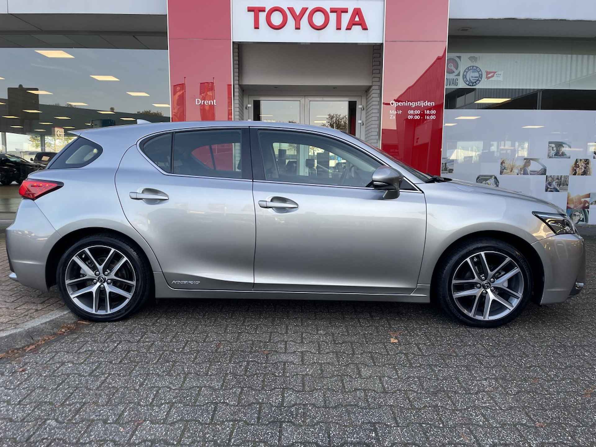 Lexus CT 200h Business Line Pro | Navi | Schuifkanteldak | Achteruitrijca - 2/34