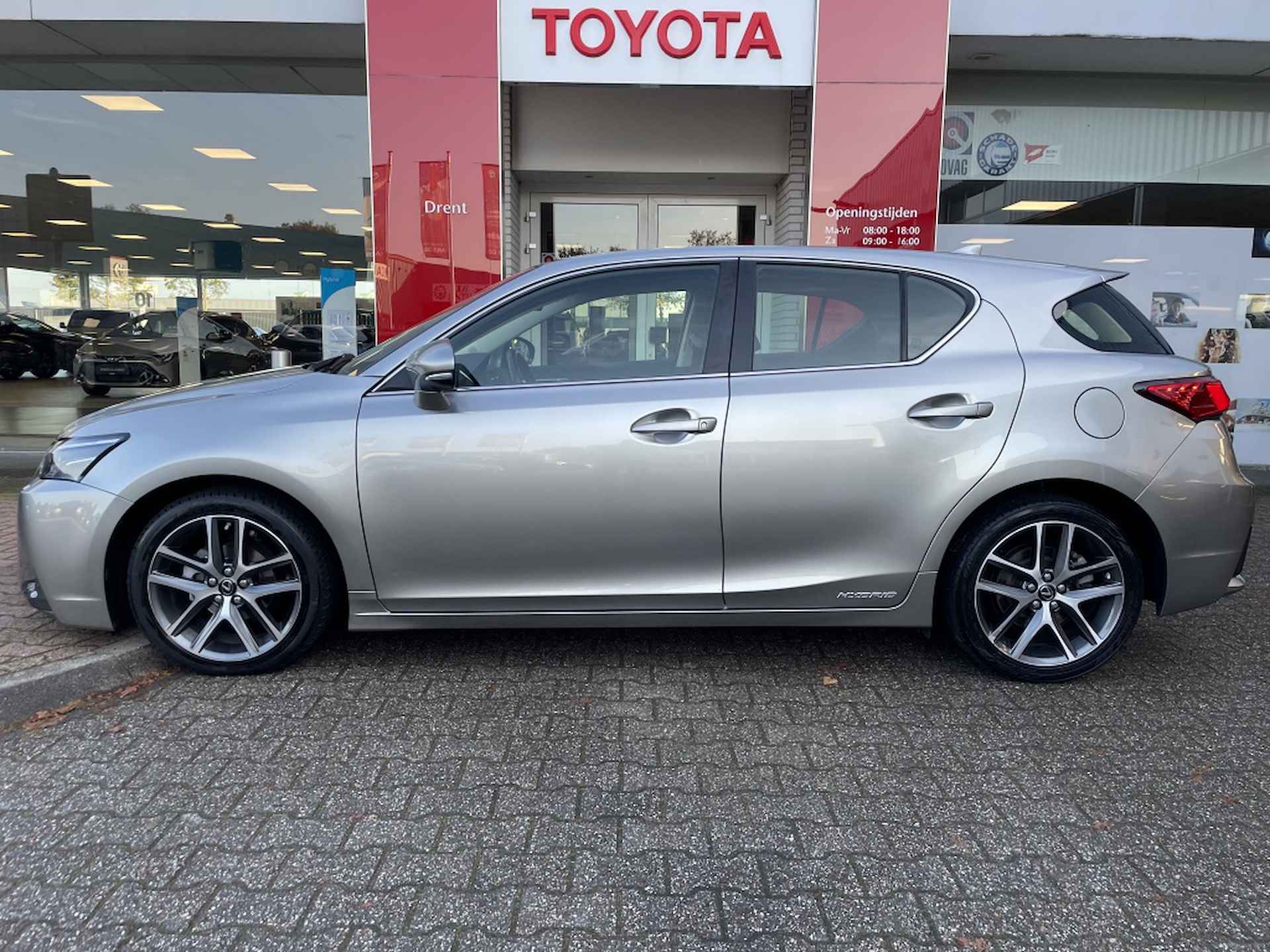 Lexus CT 200h Business Line Pro | Navi | Schuifkanteldak | Achteruitrijca - 4/34