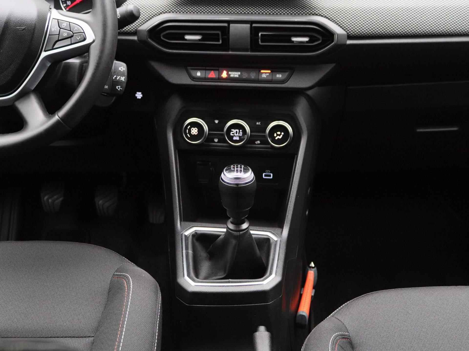 Dacia Jogger 1.0 TCe 100Pk Bi-Fuel Extreme 5p. | Trekhaak | Navigatie | Draadloze Apple & Android Carplay | Climate Control | Parkeersensoren & Camera | Keyless Entry | Privacy Glass | - 10/39