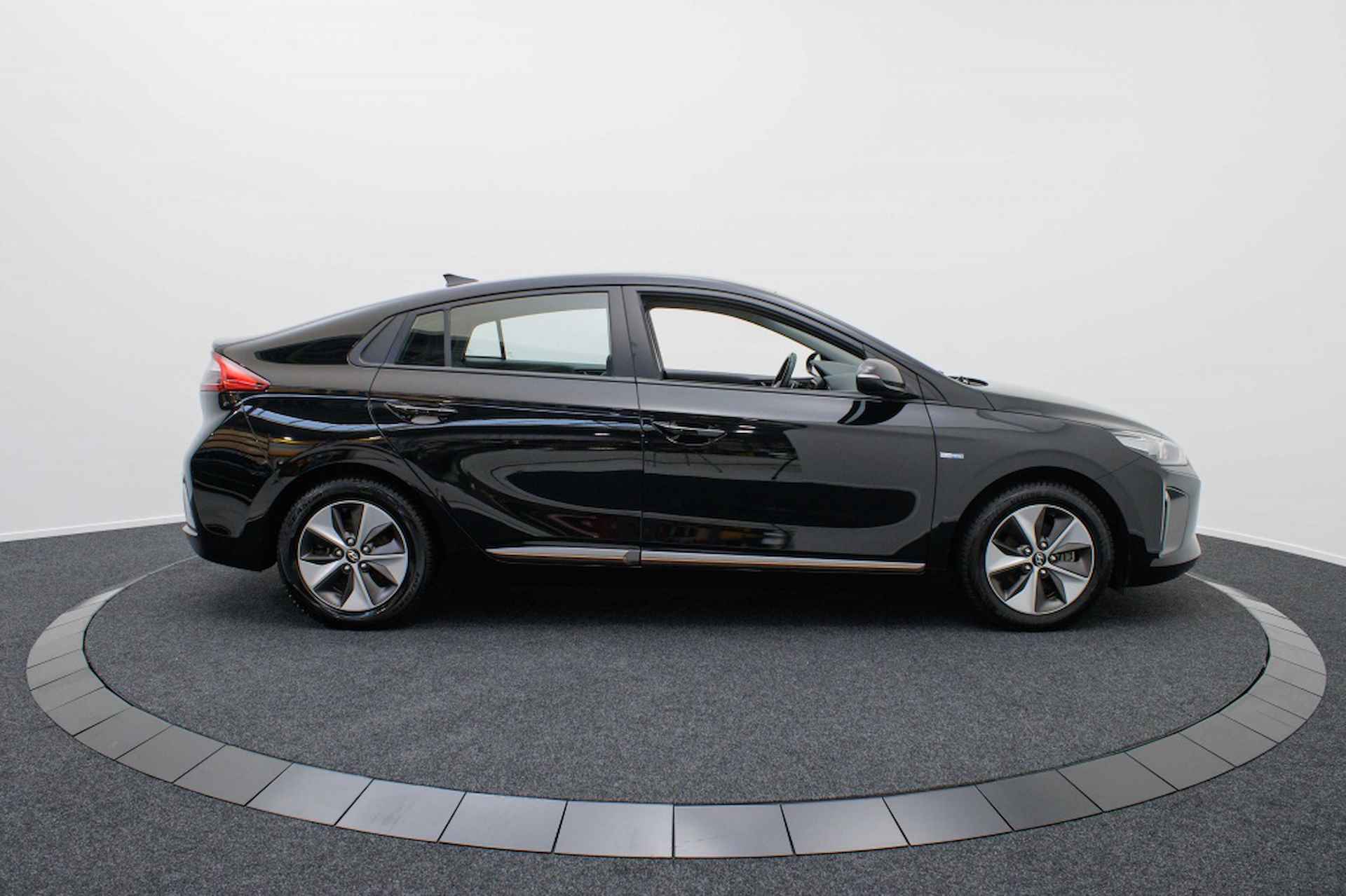Hyundai IONIQ Comfort EV | Navigatie | All-seasons - 6/52