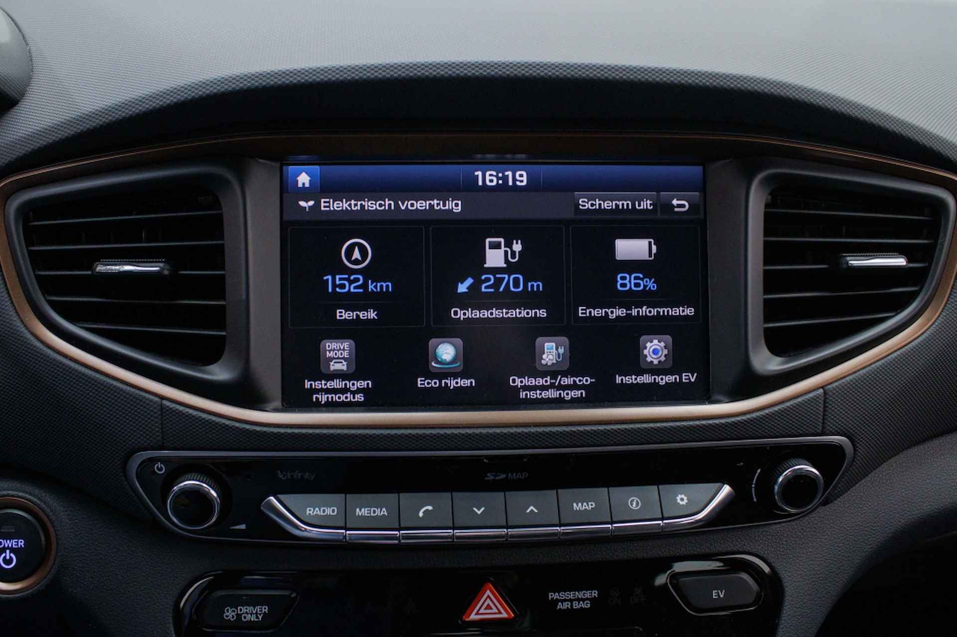 Hyundai IONIQ Comfort EV | Navigatie | All-seasons - 49/52