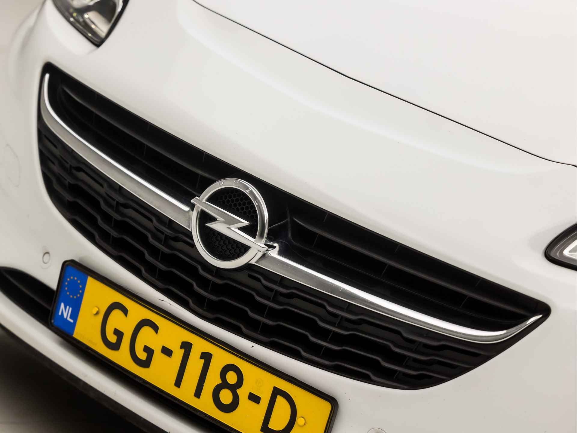 Opel Corsa 1.3 CDTI Cosmo Automaat (PANORAMADAK, NAVIGATIE, STUUR/STOELVERWARMING, CLIMATE, LEDER, SPORTSTOELEN, CAMERA, LM VELGEN, GETINT GLAS, DAB+, XENON, BLUETOOTH, NIEUWSTAAT) - 30/33