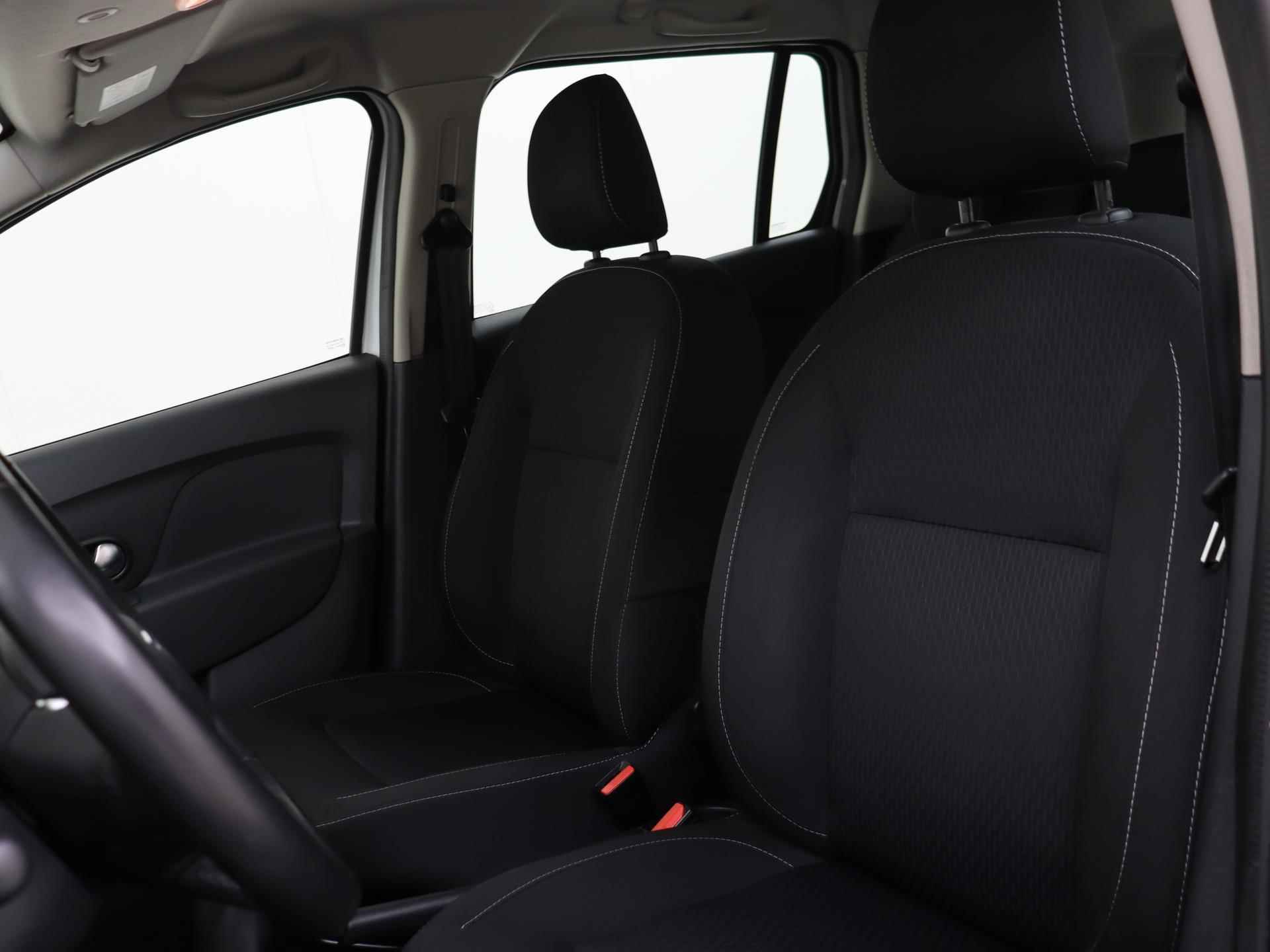 Dacia Logan MCV 0.9 TCe Laureate / Navigatie / Cruise Control / Airco / Parkeersensoren Achter / Bluetooth - 9/25