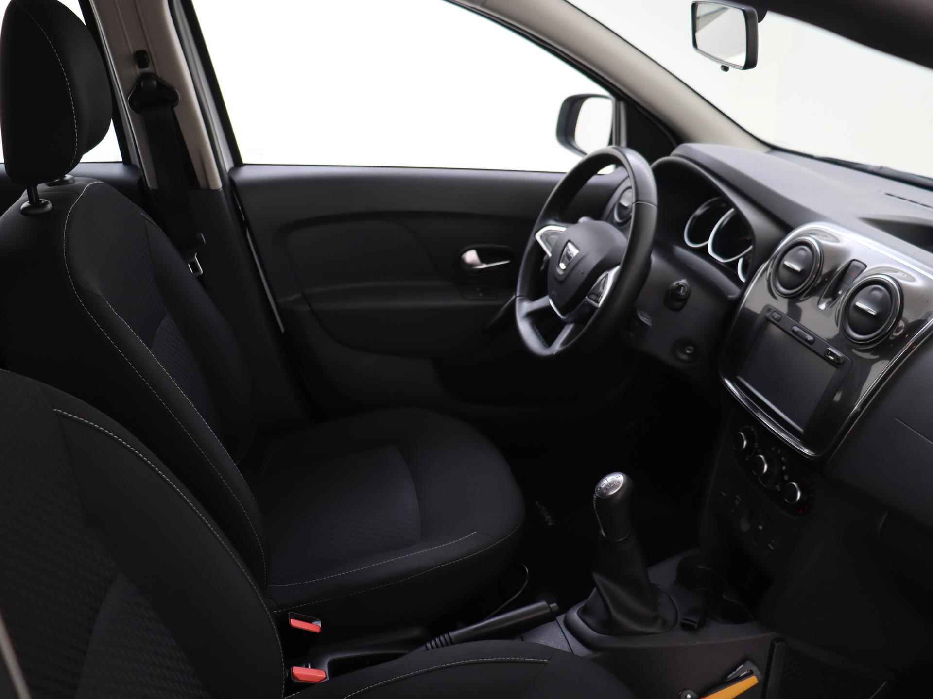 Dacia Logan MCV 0.9 TCe Laureate / Navigatie / Cruise Control / Airco / Parkeersensoren Achter / Bluetooth - 20/25