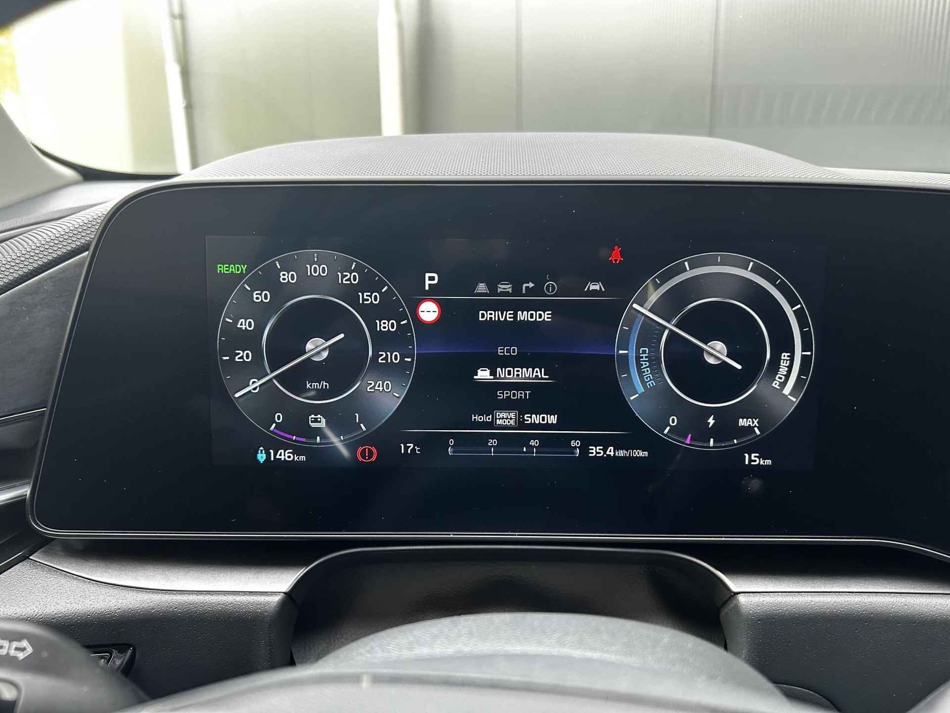 Kia Niro EV Edition Advanced 64.8 kWh | Navi | Stoel- en stuurverwarming | Keyless entry & start | Metallic lak | Dodehoeksensoren | Fabrieksgarantie t/m 13-04-2031 - 16/36