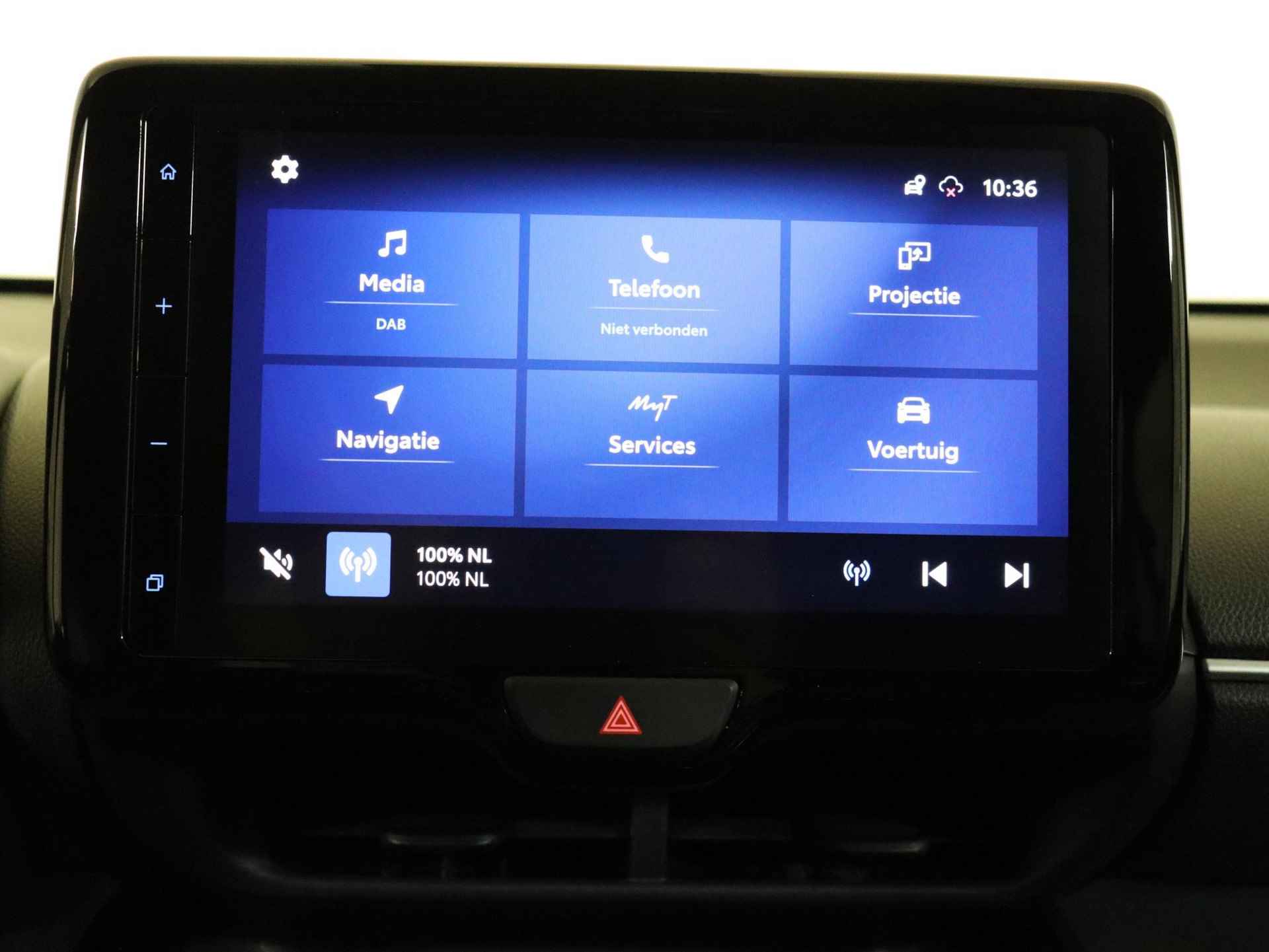 Toyota Yaris Cross 1.5 Hybrid Dynamic Limited | Stoelverwaming | Parkeersensoren voor en achter NAVI| Apple carplay | Android auto | Thuiskomer | - 8/36