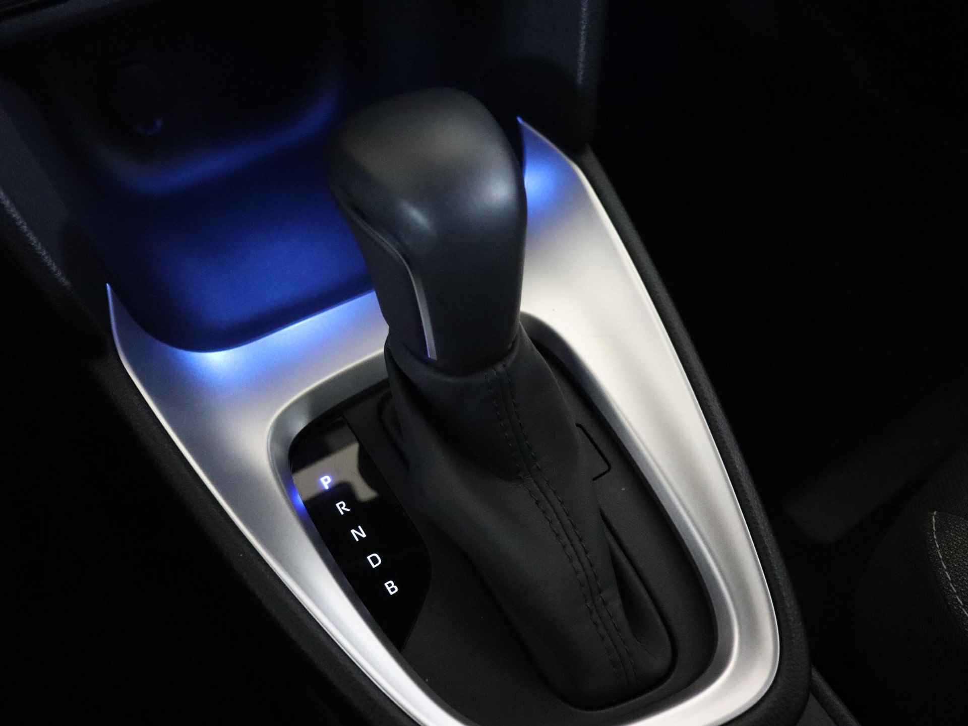Toyota Yaris Cross 1.5 Hybrid Dynamic Limited | Stoelverwaming | Parkeersensoren voor en achter NAVI| Apple carplay | Android auto | Thuiskomer | - 22/36