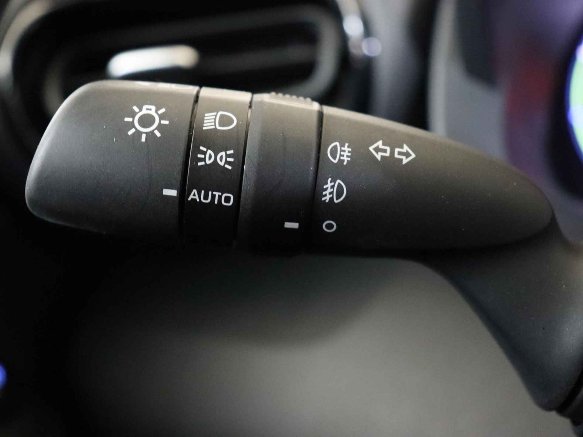 Toyota Yaris Cross 1.5 Hybrid Dynamic Limited | Stoelverwaming | Parkeersensoren voor en achter NAVI| Apple carplay | Android auto | Thuiskomer | - 26/36