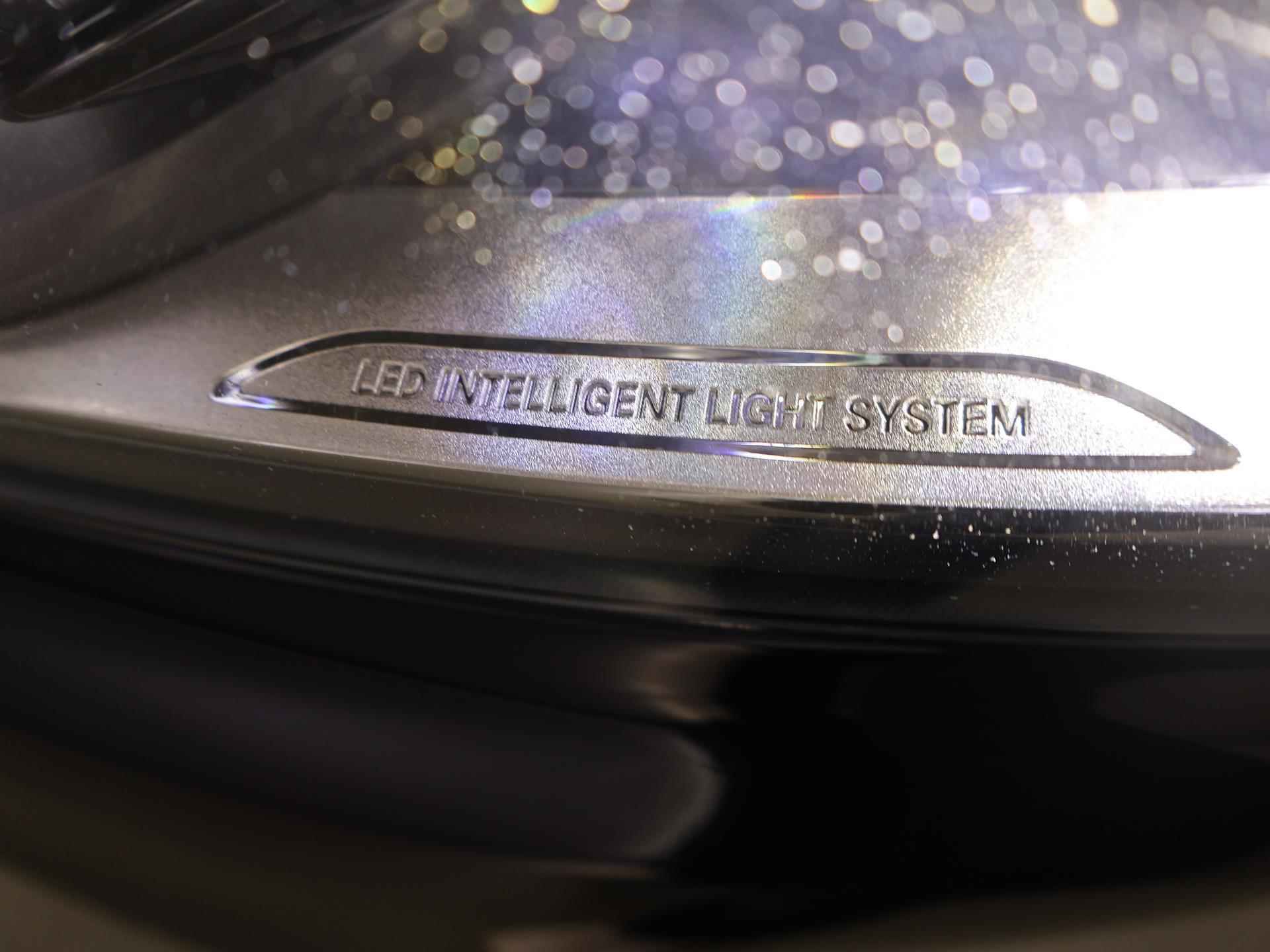 Mercedes-Benz V-klasse 250d Avantgarde Edition L2 | Dubbele Cabine | AMG | 360° Camera | Distronic | Stoelverwarming | Navigatie | 2500 KG Trekhaak | Dodehoekdetectie | - 42/44