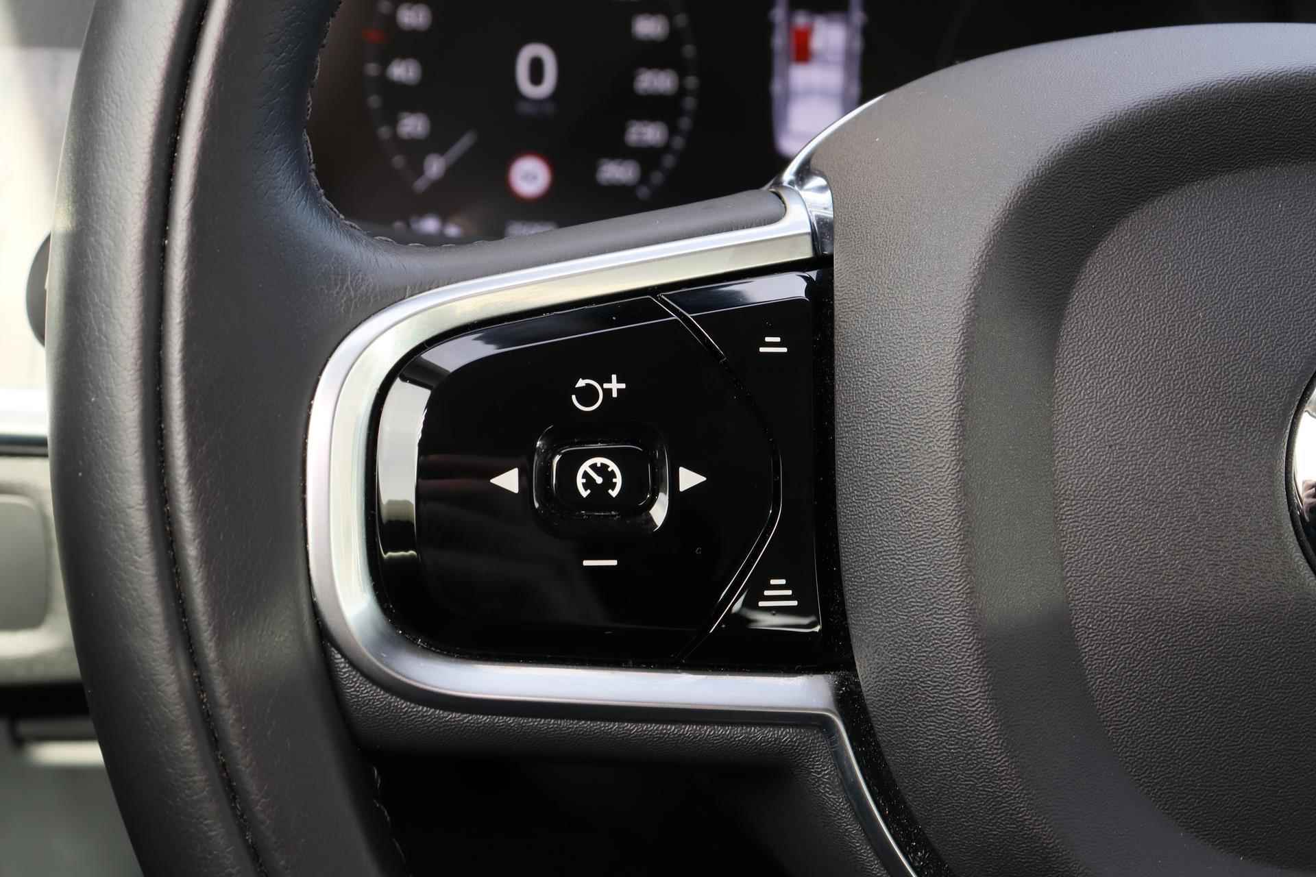 Volvo S90 T8 AWD Inscription - IntelliSafe Assist & Surround - 360º Camera - Harman/Kardon audio - Adaptieve LED koplampen - Verwarmde voorstoelen, stuur & achterbank - Parkeersensoren voor & achter - Elektr. bedienb. voorstoelen met geheugen - Standkachel - 19' LMV - 19/26