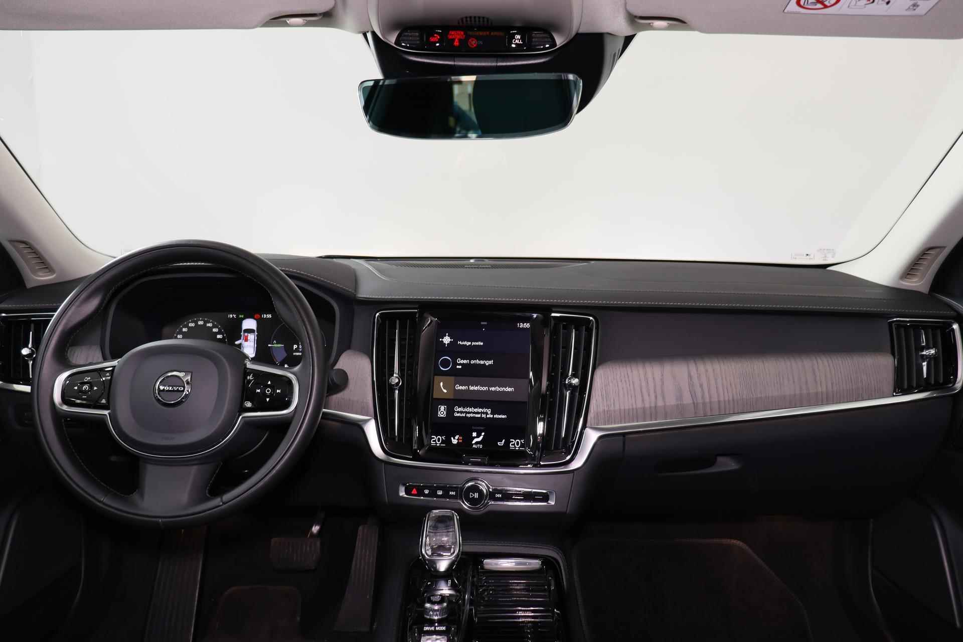 Volvo S90 T8 AWD Inscription - IntelliSafe Assist & Surround - 360º Camera - Harman/Kardon audio - Adaptieve LED koplampen - Verwarmde voorstoelen, stuur & achterbank - Parkeersensoren voor & achter - Elektr. bedienb. voorstoelen met geheugen - Standkachel - 19' LMV - 24/26