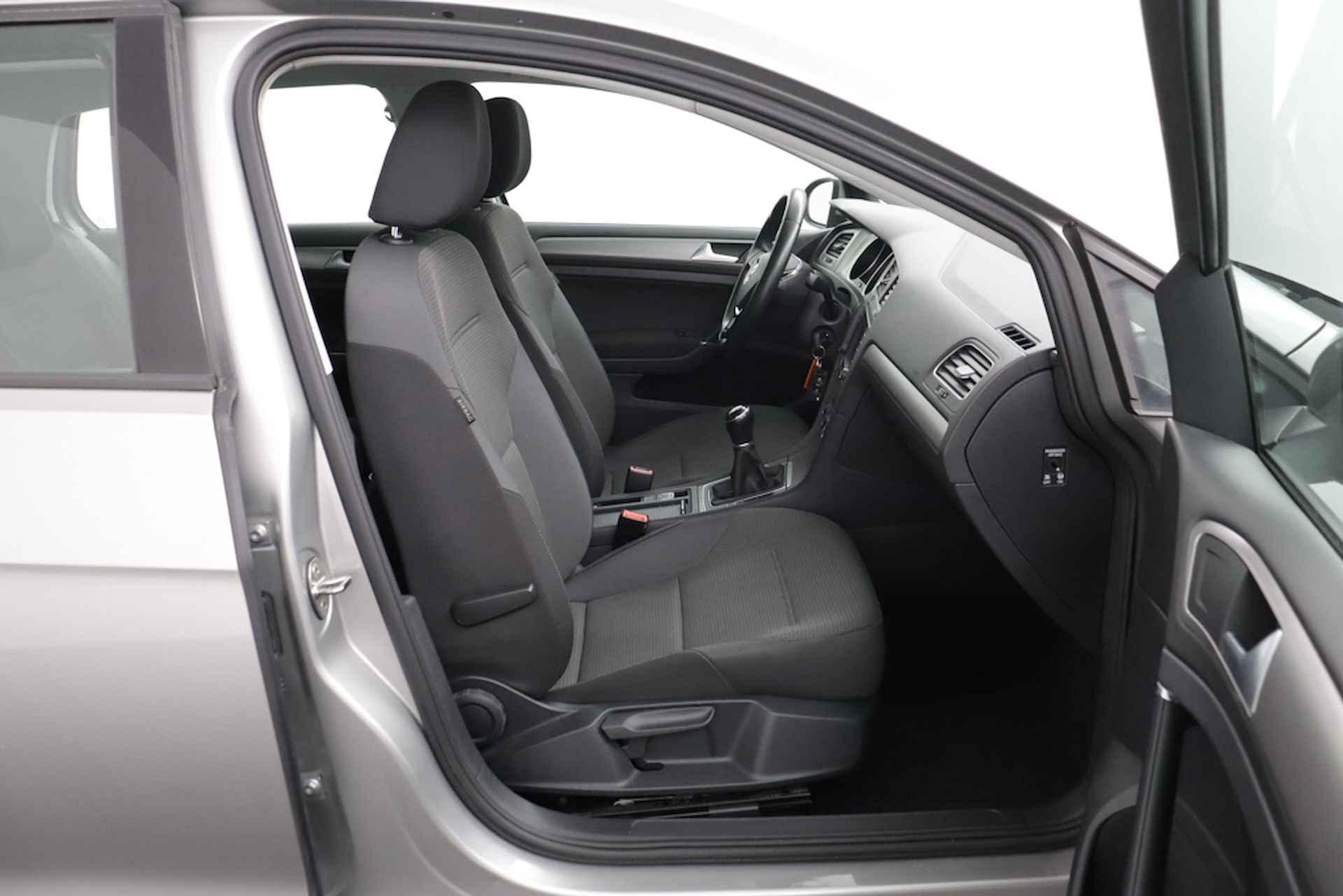Volkswagen Golf TSI Executive Comfortline, Orig.NL - 12 MND GARANTIE | DAB+ | Navigatie | PDC | Apple Car Play -RIJKLAAR - 17/45