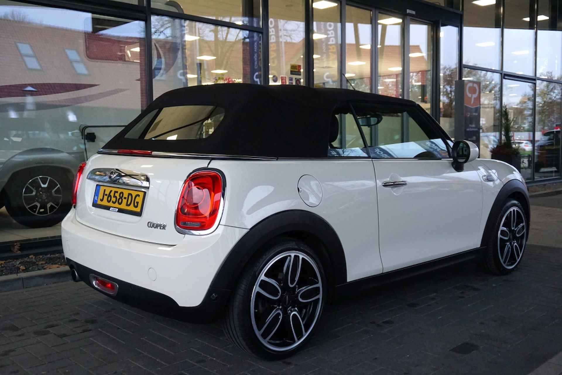 Mini Mini Cabrio 1.5 Cooper Chili Serious Business Cabrio - 3/32