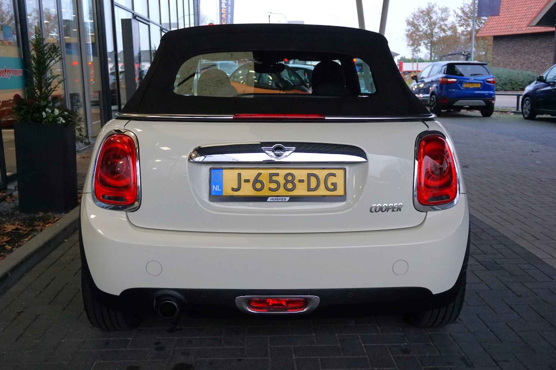 Mini Mini Cabrio 1.5 Cooper Chili Serious Business Cabrio - 5/32