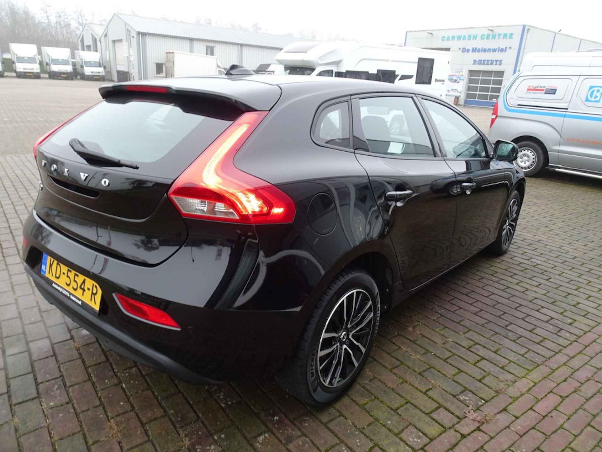 VOLVO V40 2.0 T2 Momentum LED/Navi/PDC/Stoelverwarming - 3/21