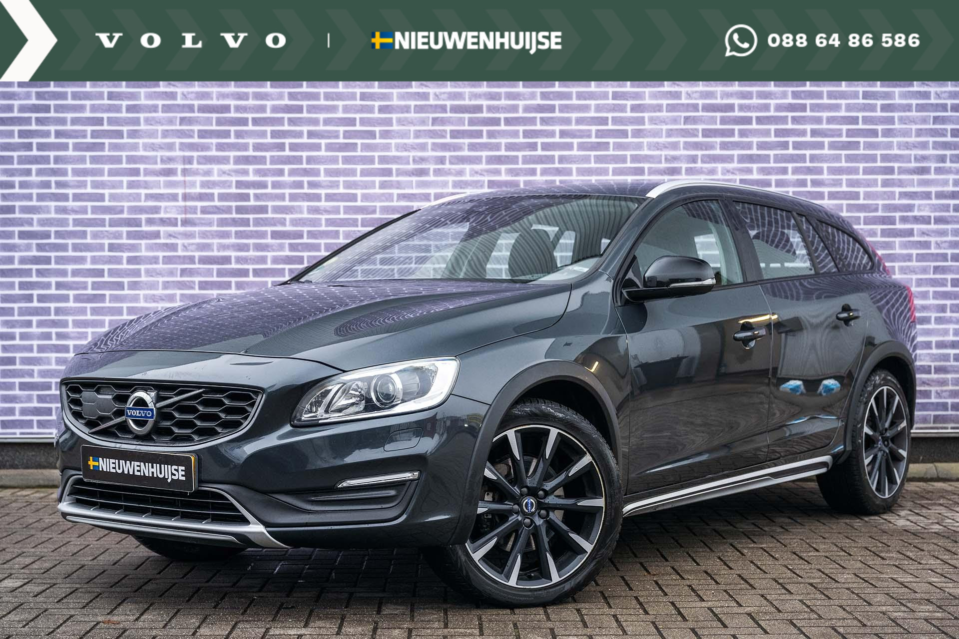 Volvo V60 Cross Country D3 Automaat Nordic+ | Trekhaak afneembaar | Parkeerverwarming | Verwarmbare voorstoelen en voorruit | Bi-Xenon | High Performance audio