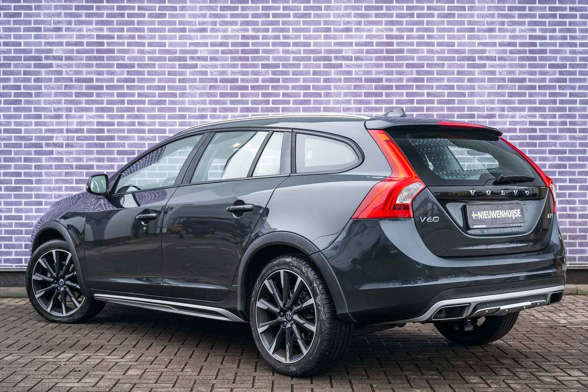 Volvo V60 Cross Country D3 Automaat Nordic+ | Trekhaak afneembaar | Parkeerverwarming | Verwarmbare voorstoelen en voorruit | Bi-Xenon | High Performance audio - 5/37