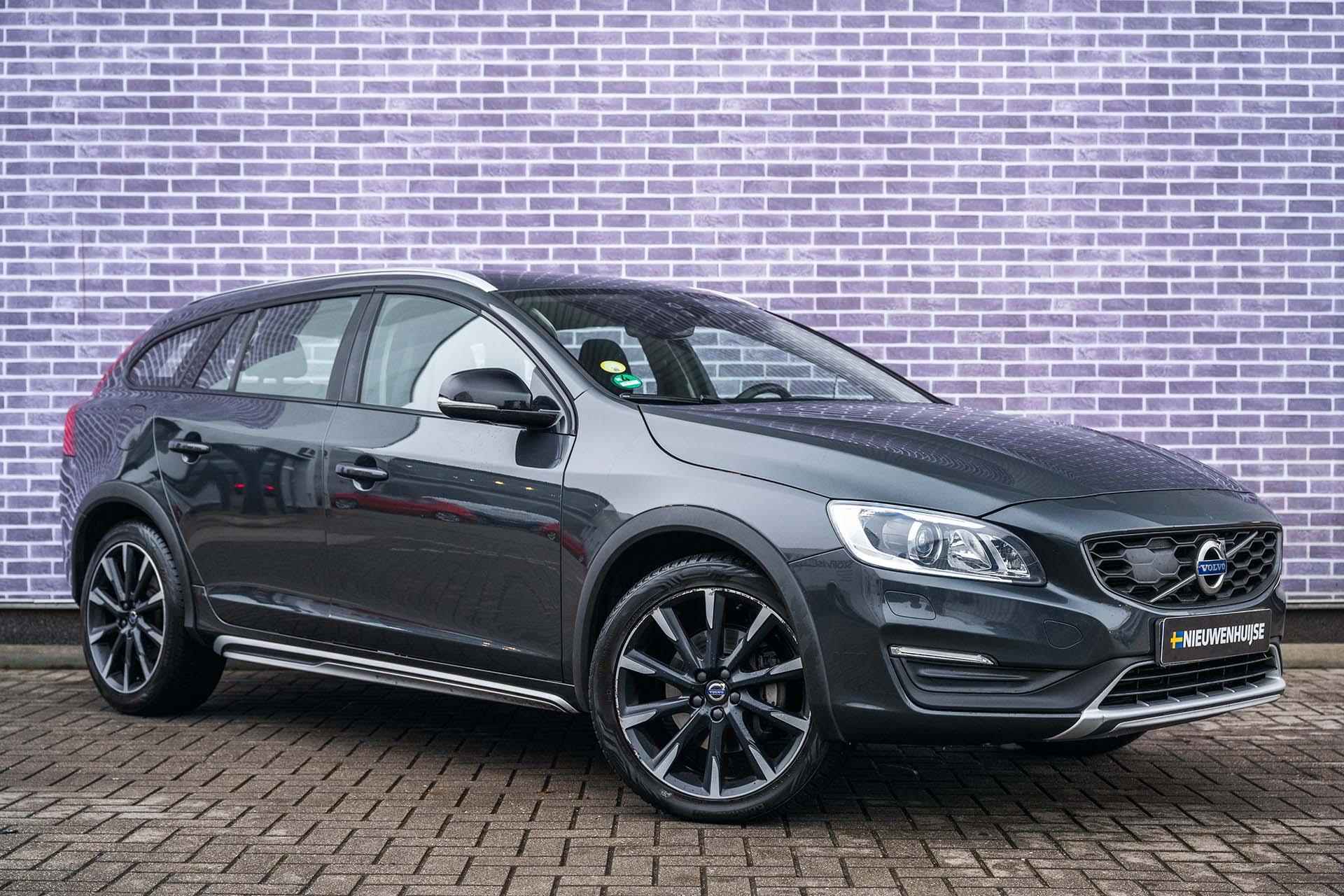 Volvo V60 Cross Country D3 Automaat Nordic+ | Trekhaak afneembaar | Parkeerverwarming | Verwarmbare voorstoelen en voorruit | Bi-Xenon | High Performance audio - 11/37