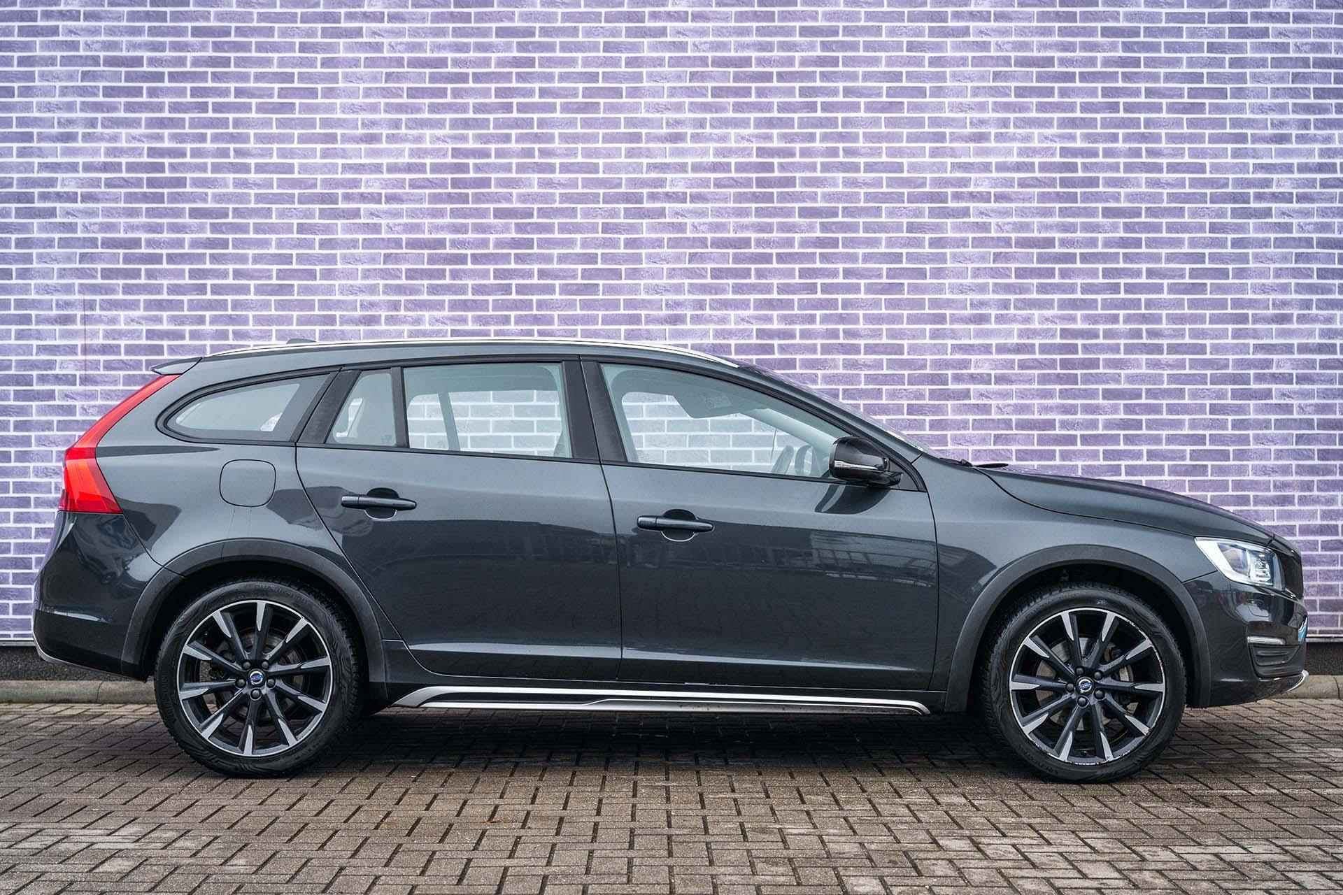 Volvo V60 Cross Country D3 Automaat Nordic+ | Trekhaak afneembaar | Parkeerverwarming | Verwarmbare voorstoelen en voorruit | Bi-Xenon | High Performance audio - 12/37