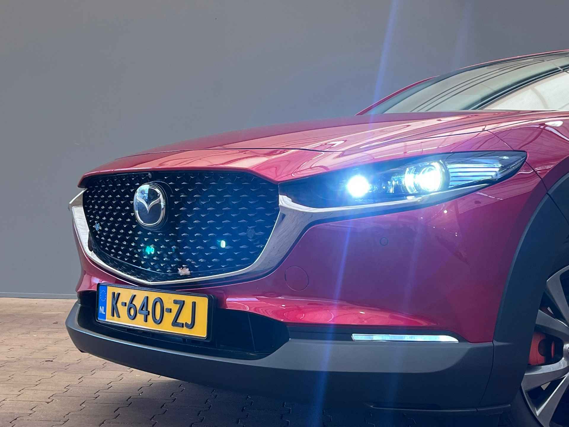 Mazda CX-30 2.0 e-SkyActiv-X M Hybrid Luxury Camera | BOSE | Stuur & Stoelverwarming | Adaptieve Cruise | Trekhaak | Navigatie | Bluetooth - 2/47