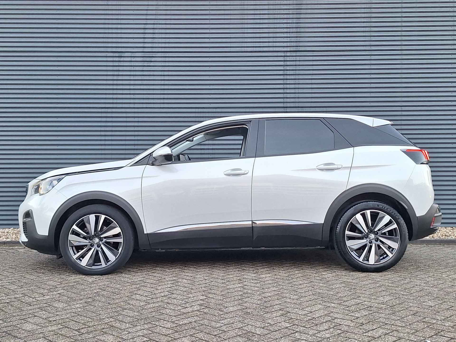 Peugeot 3008 1.2 PureTech Blue Lease Premium Avantage | Automaat | Camera | Navigatie | Apple Carplay en Android Auto | Parelmoer Lak | Keyless Entry-Start- Achterklepbediening !! - 4/47