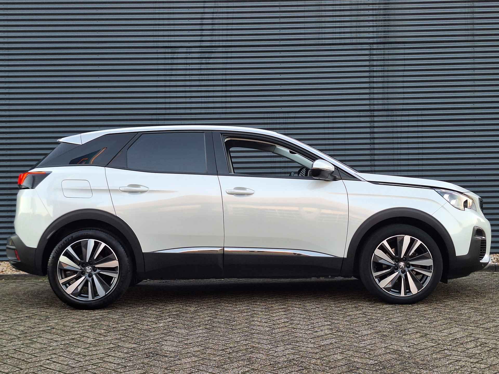 Peugeot 3008 1.2 PureTech Blue Lease Premium Avantage | Automaat | Camera | Navigatie | Apple Carplay en Android Auto | Parelmoer Lak | Keyless Entry-Start- Achterklepbediening !! - 13/47