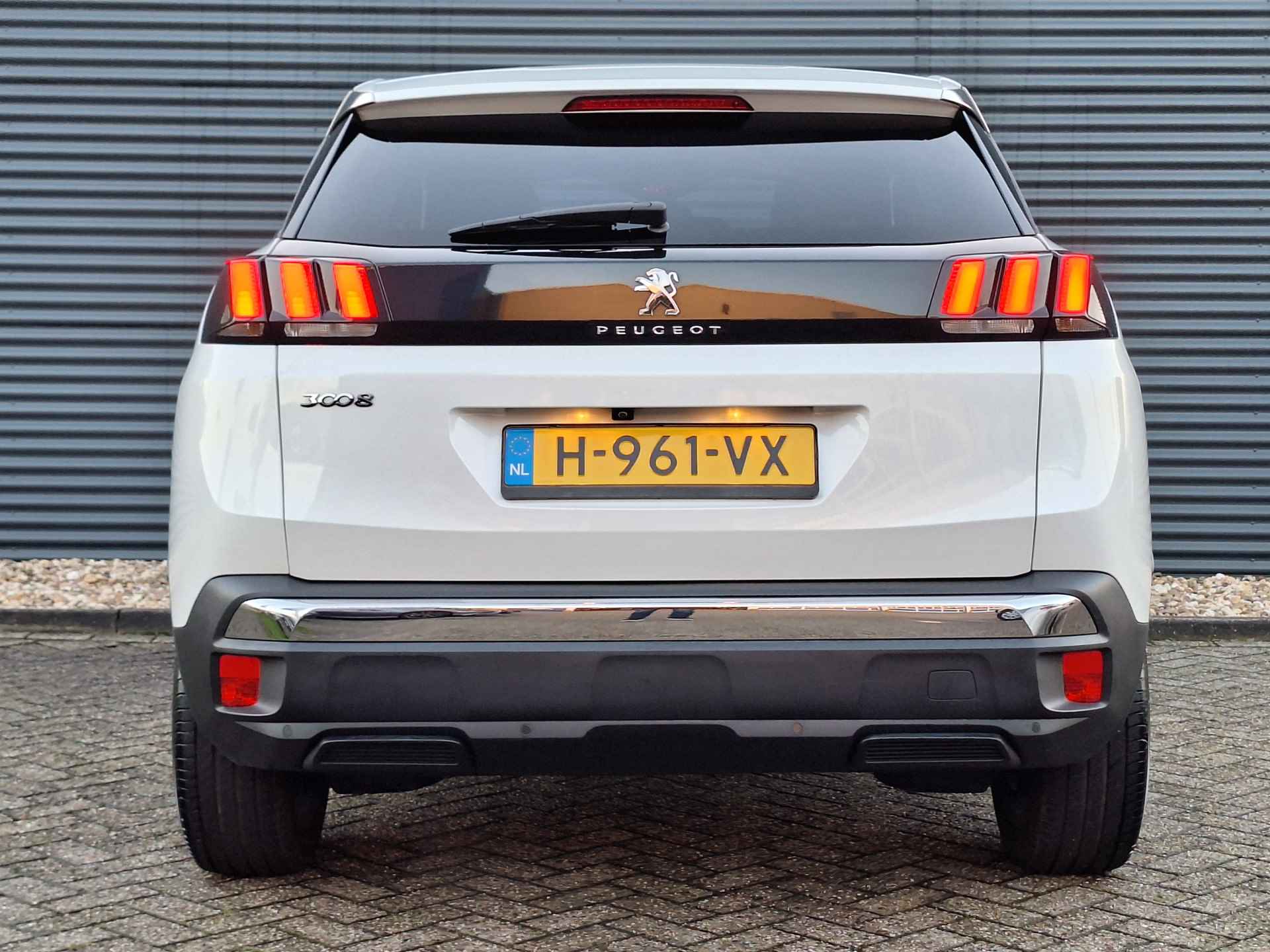 Peugeot 3008 1.2 PureTech Blue Lease Premium Avantage | Automaat | Camera | Navigatie | Apple Carplay en Android Auto | Parelmoer Lak | Keyless Entry-Start- Achterklepbediening !! - 14/47