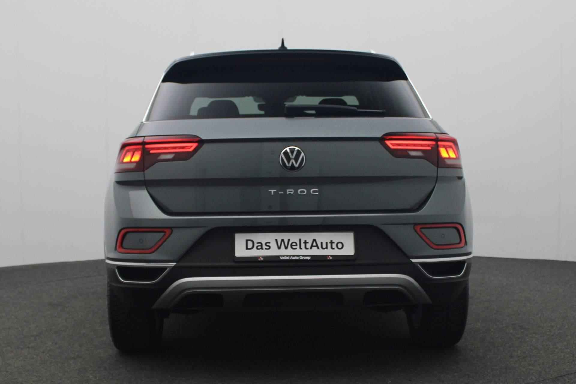 Volkswagen T-Roc 1.0 TSI 110PK Style | Navi | Stoelverwarming | Parkeersensoren voor/achter 17 inch - 16/38