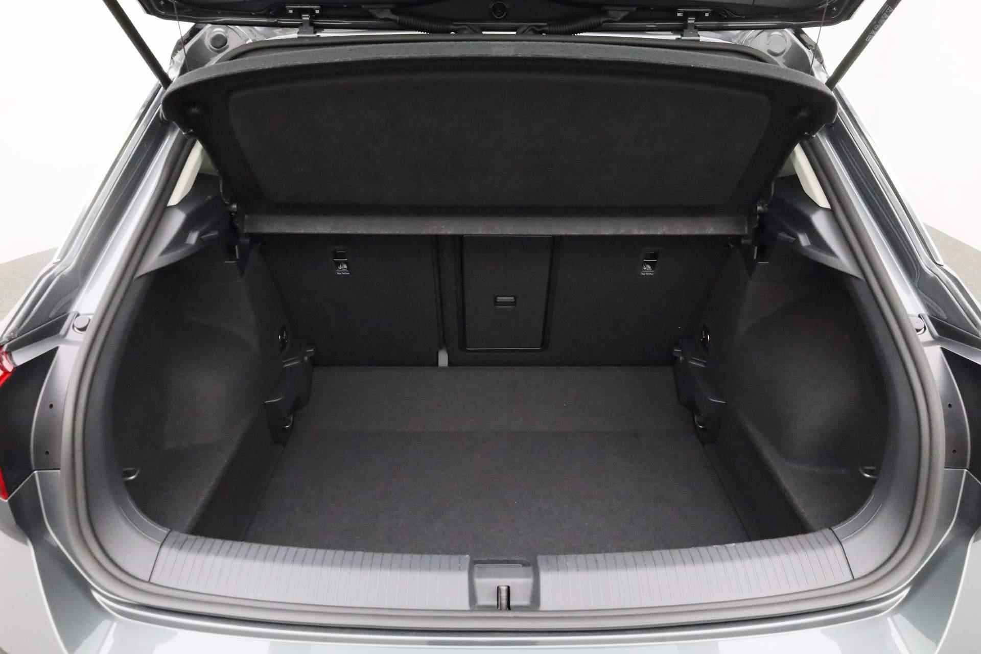 Volkswagen T-Roc 1.0 TSI 110PK Style | Navi | Stoelverwarming | Parkeersensoren voor/achter 17 inch - 38/38