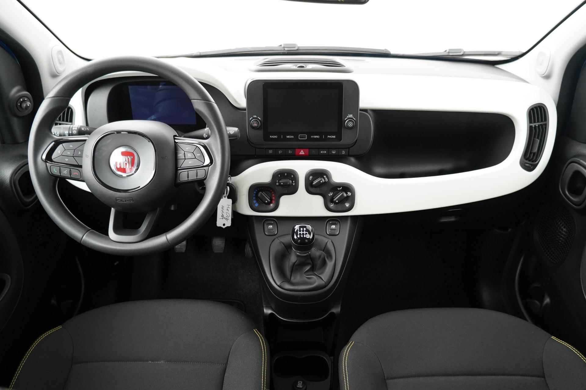 Fiat Panda 1.0 Hybrid 70pk Pandina | Apple Carplay/Android Auto | Airco | Cruise control | PDC Achter | - 6/17