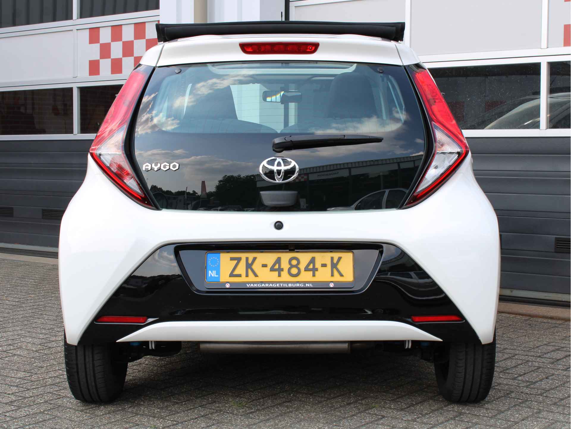 Toyota Aygo 1.0 VVT-i X-Play Limited Cabrio /LED/Elek. Schuifdak/Achteruitrijcamera/Elek. ramen/Apple carplay/AIRCO/15'LM/CV/NAP! 1e eig! - 33/43