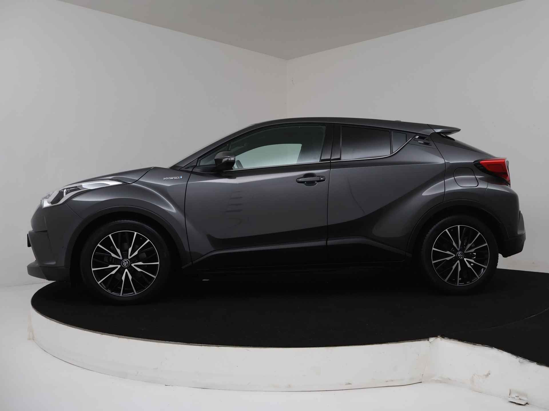 Toyota C-HR 1.8 Hybrid Style Limited | Navigatie | LM velgen | Trekhaak | Camera | Cruise Control Adaptief | - 4/39