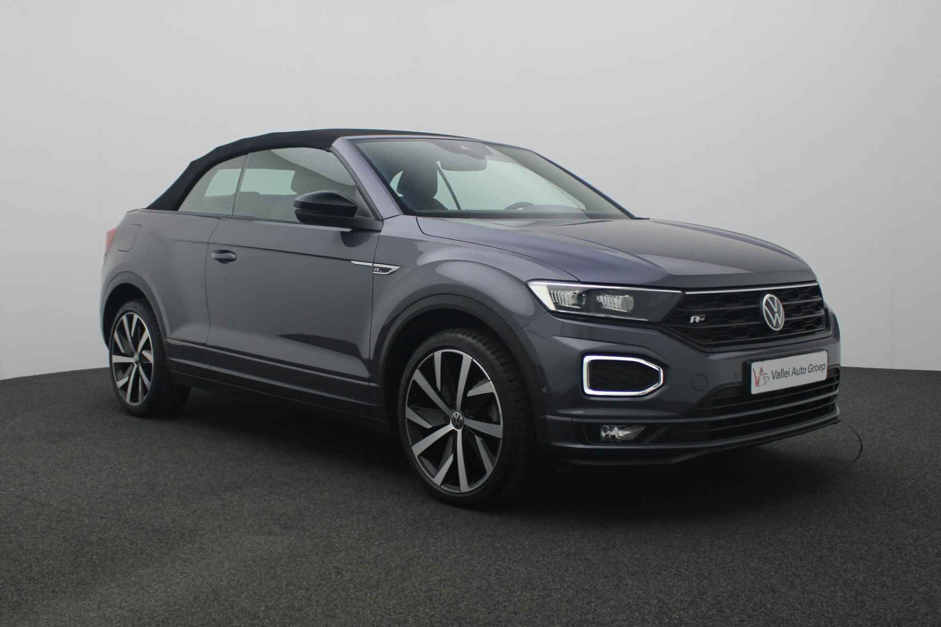 Volkswagen T-Roc Cabrio 1.5 TSI 150PK DSG R-Line Black Style | Keyless | Navi | Camera | BEATS | Full LED | 19 inch | ACC - 40/46