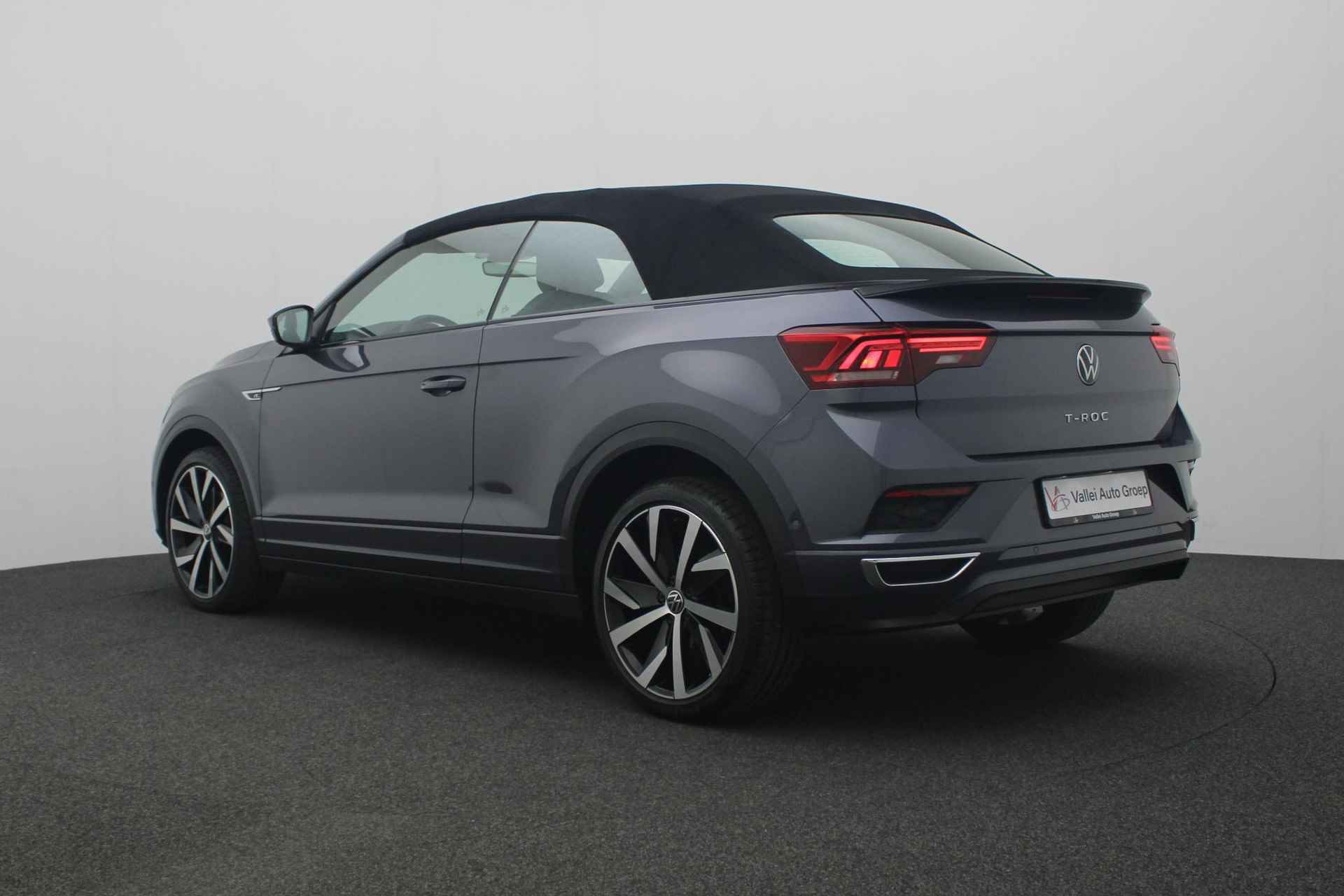 Volkswagen T-Roc Cabrio 1.5 TSI 150PK DSG R-Line Black Style | Keyless | Navi | Camera | BEATS | Full LED | 19 inch | ACC - 42/46