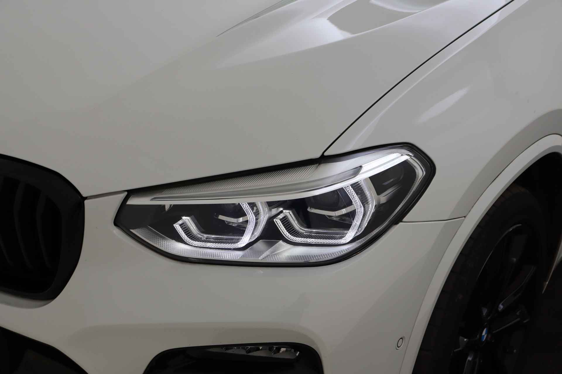 BMW X3 xDrive30i High Executive M Sport Automaat / Panoramadak / Trekhaak / M sportstoelen / Adaptieve LED / M Sportonderstel / Parking Assistant / Stoelverwarming - 60/62